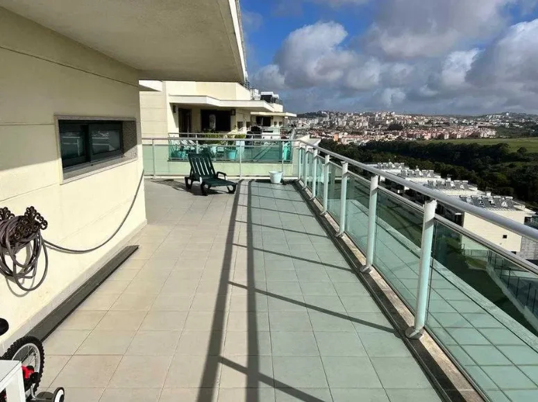 Apartamento de 3 Dormitorios en Venta en Oeiras – Lisboa – PT - 8