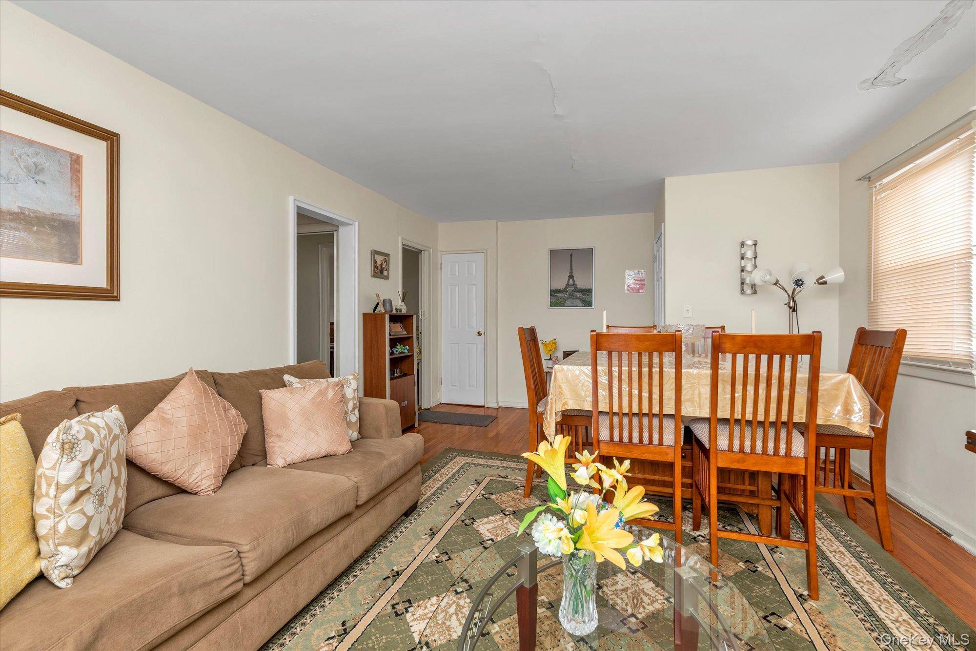 Apartamento com 1 Quartos à Venda em New Hyde Park - Nova Iorque - EUA - 4