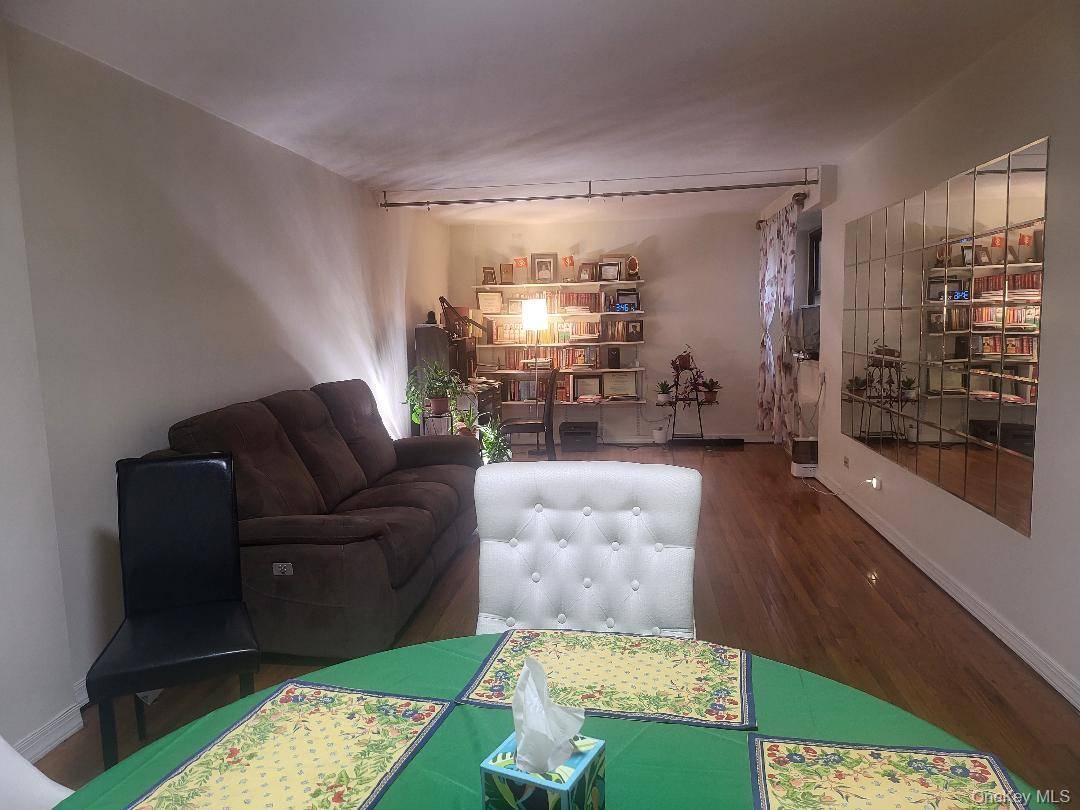 Apartamento com 1 Quartos à Venda em Queens Village - Nova Iorque - EUA - 3