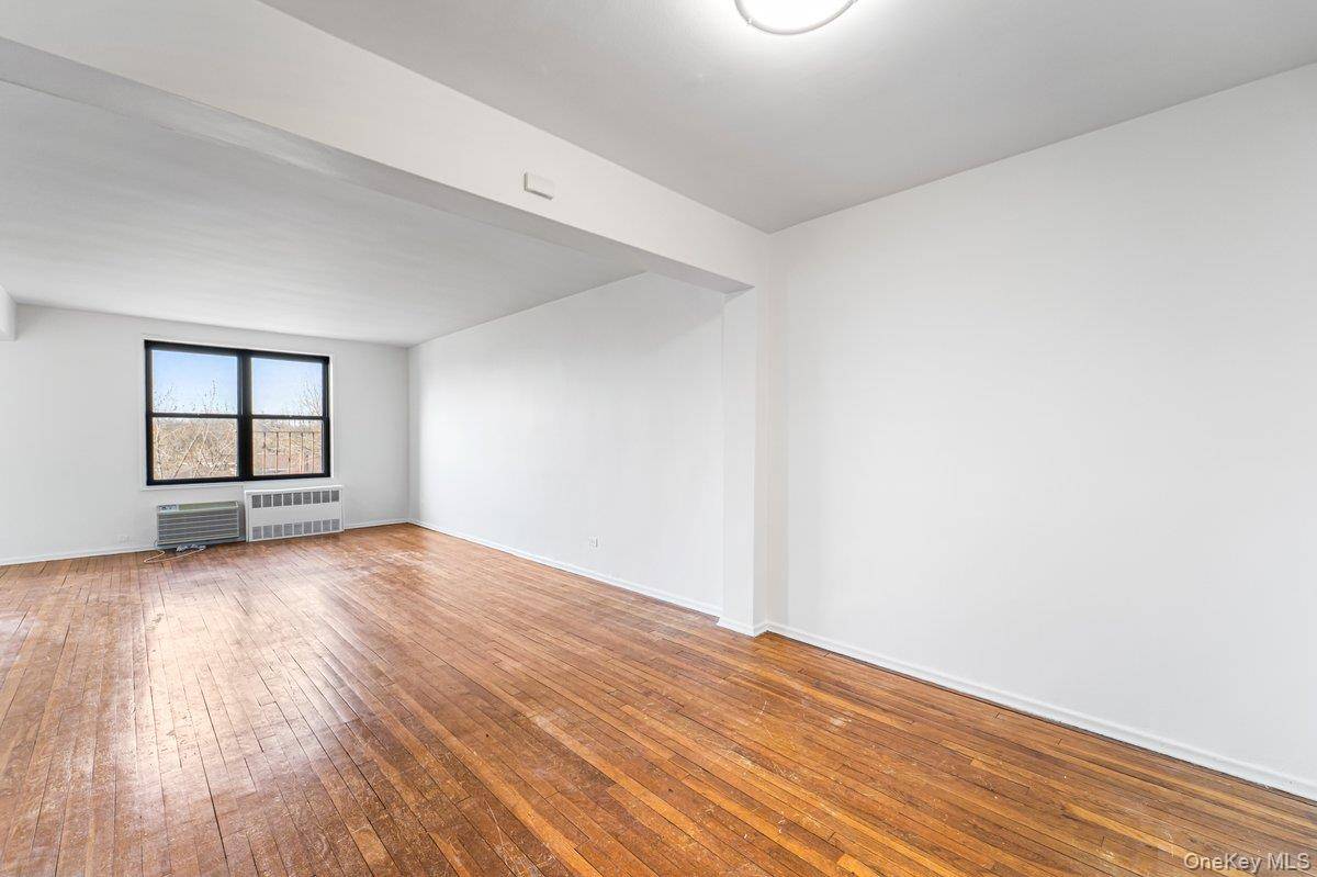 Apartamento com 1 Quartos à Venda em Queens Village - Nova Iorque - EUA - 2