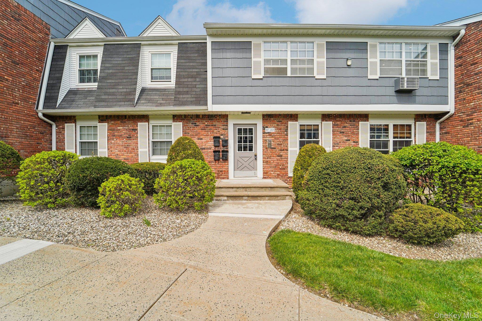 Apartment with 1 Bedroom for Sale in Suffern - New York - USA - 1