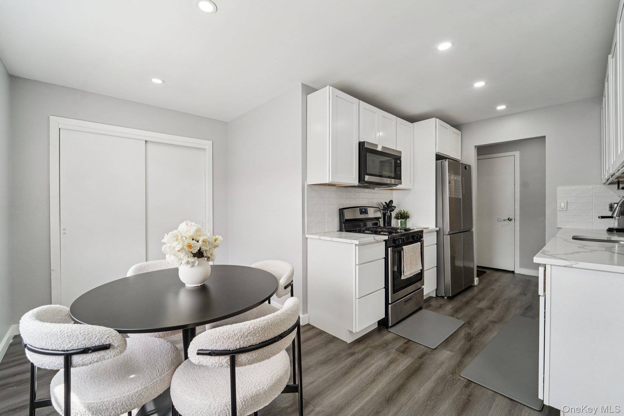 Apartment with 1 Bedroom for Sale in Suffern - New York - USA - 8
