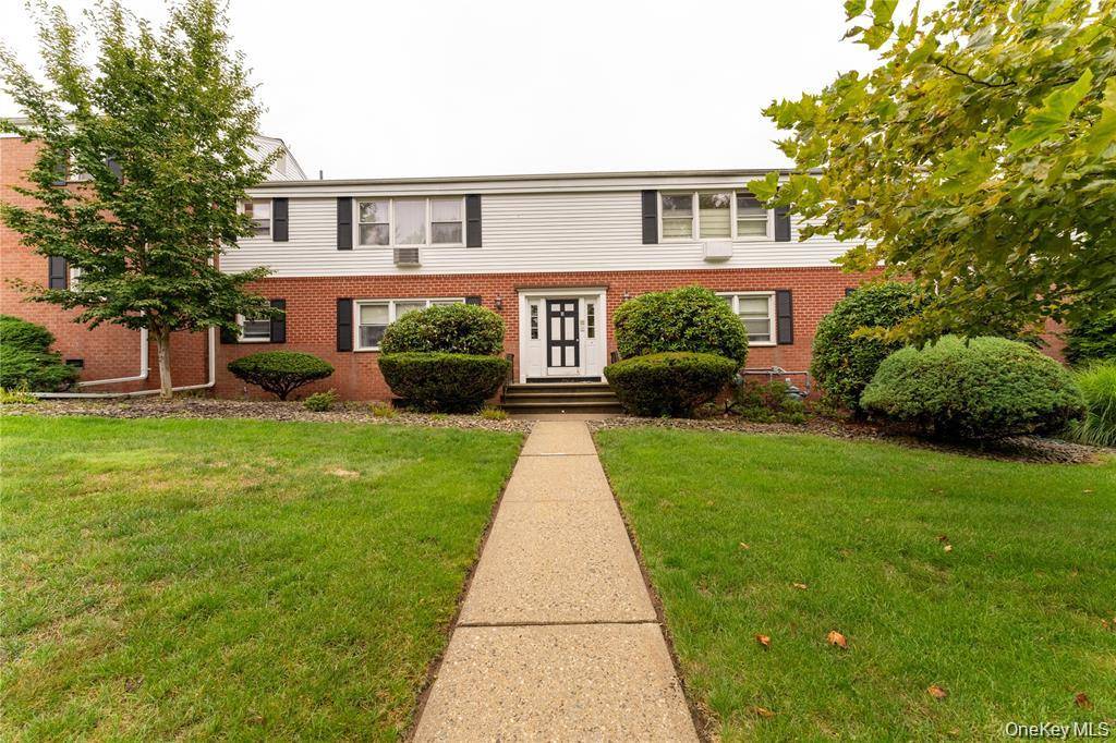 Apartment with 1 Bedroom for Sale in Suffern - New York - USA - 1