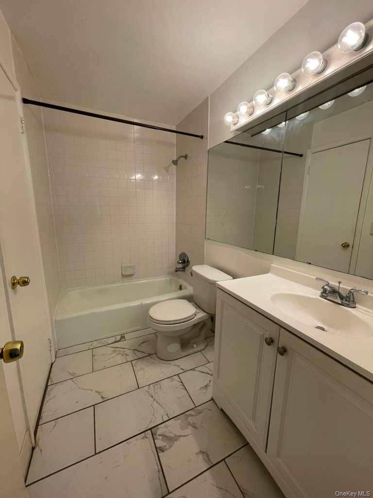 Apartment with 1 Bedroom for Sale in Suffern - New York - USA - 8