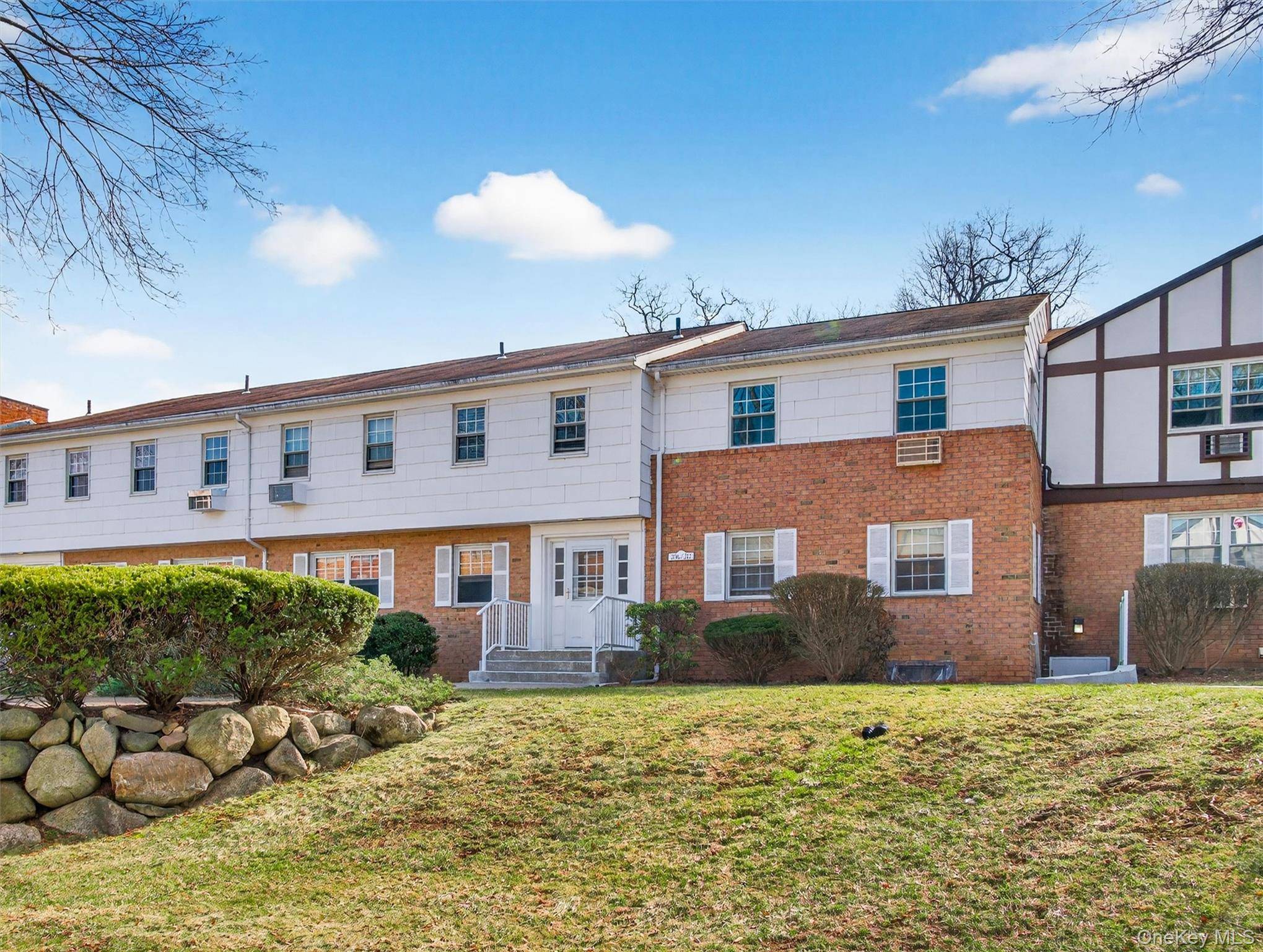 1 Bedroom Apartment for Sale in Suffern - New York - USA - 3