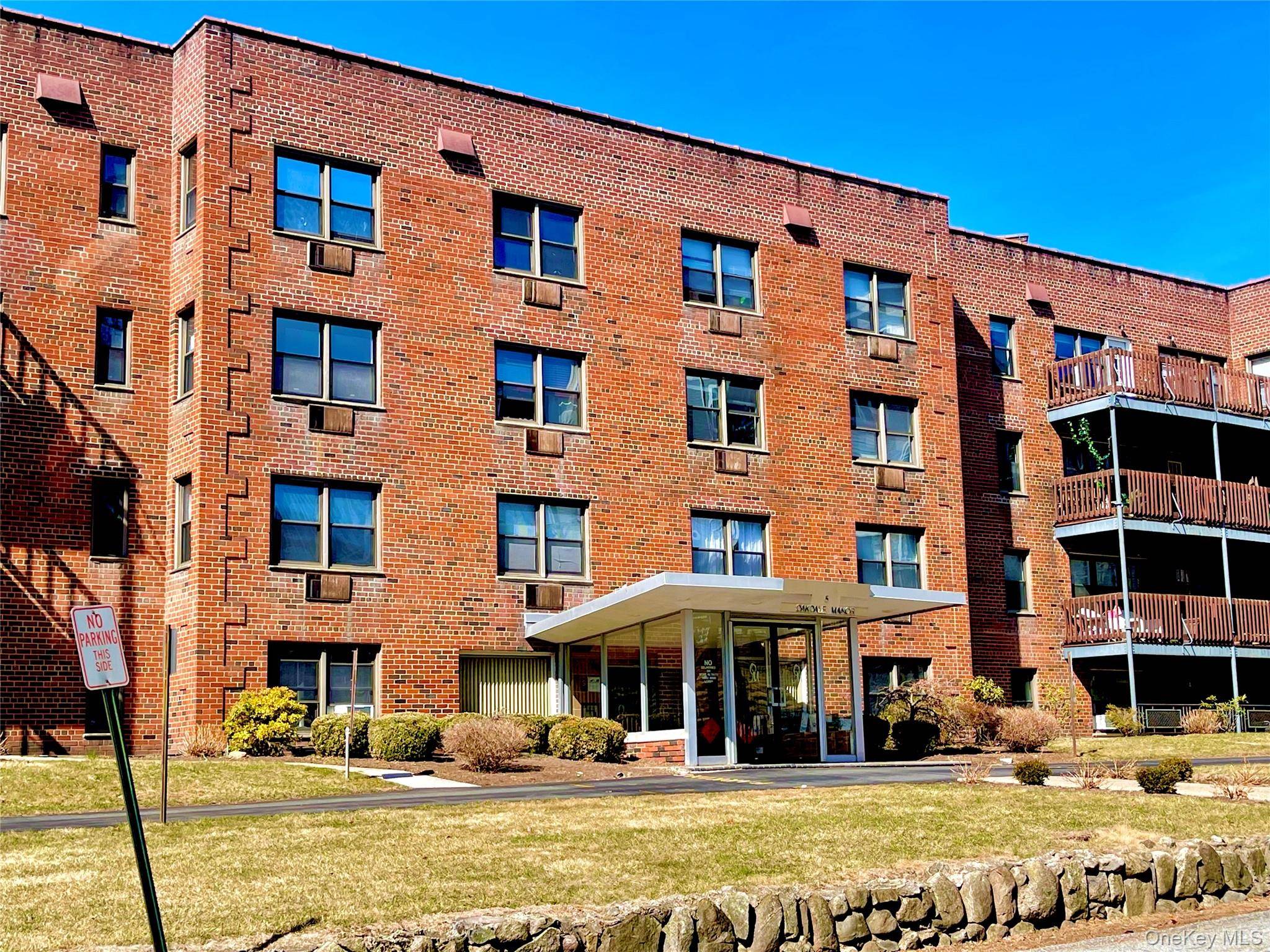 1 Bedroom Apartment for Sale in Suffern - New York - USA - 3