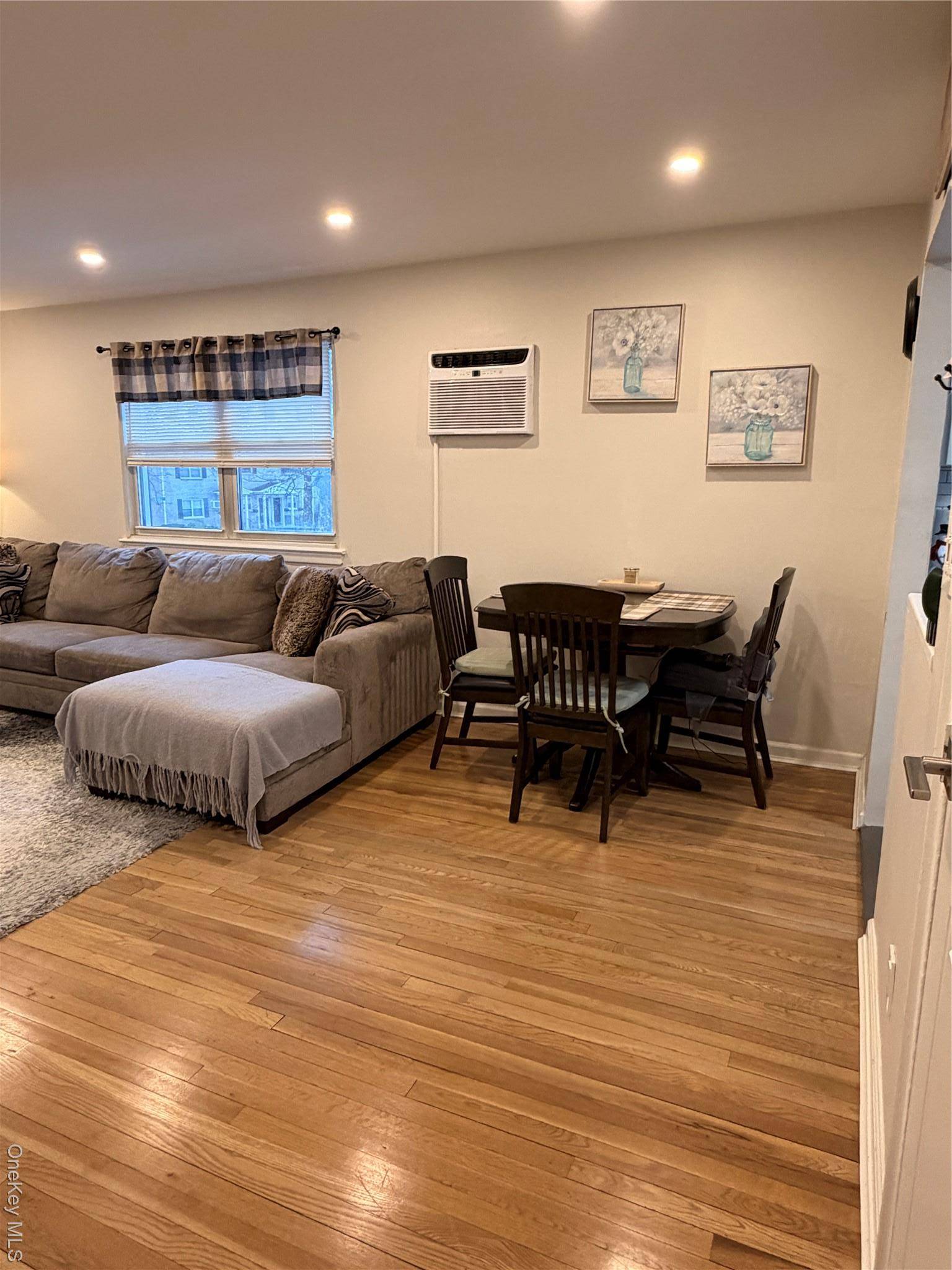 Apartamento com 2 Quartos à Venda em New Hyde Park - Nova Iorque - EUA - 7
