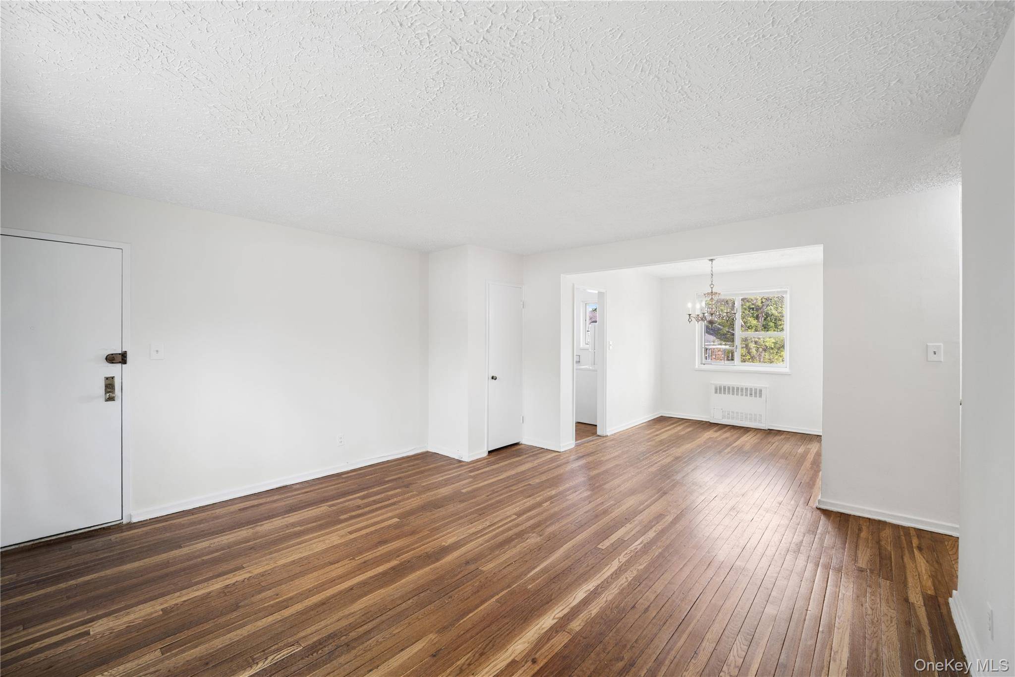 2 Bedroom Apartment for Sale in Queens Village - New York - USA - 2
