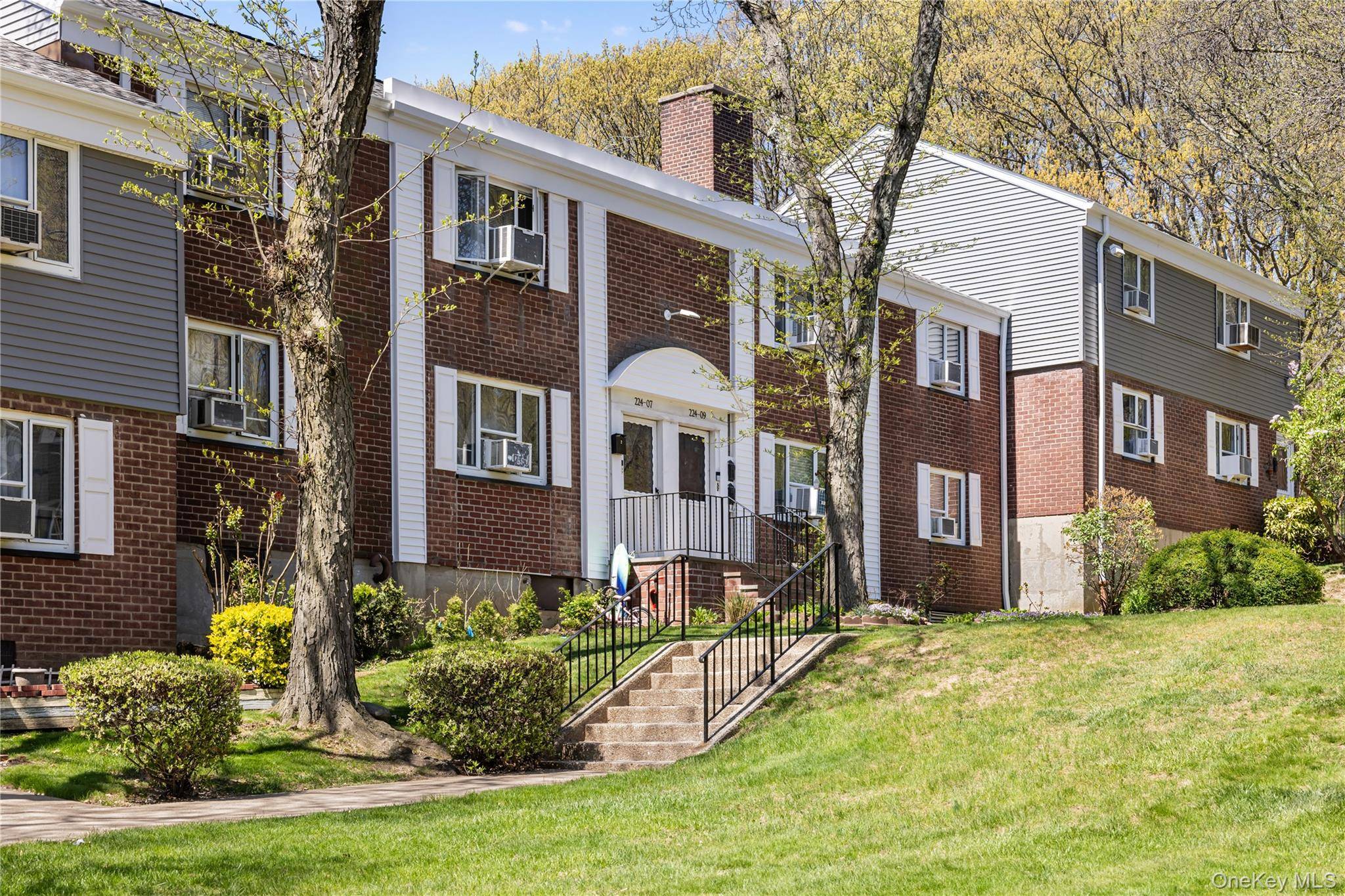 Apartamento com 2 Quartos à Venda em Queens Village - Nova Iorque - EUA - 2