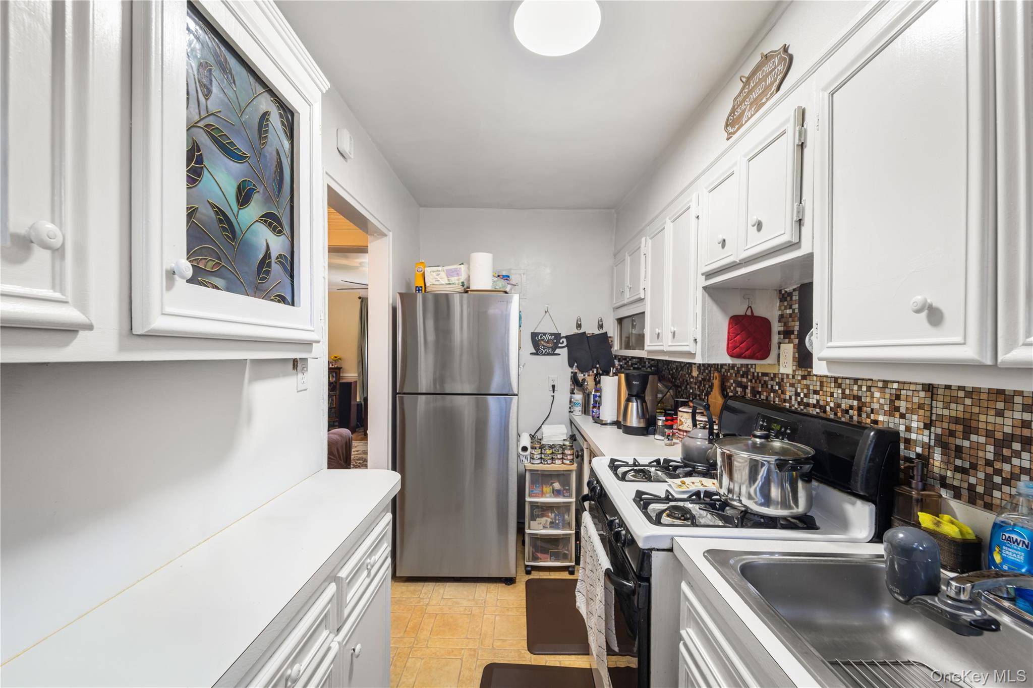 2 Bedroom Apartment for Sale in Queens Village - New York - USA - 8