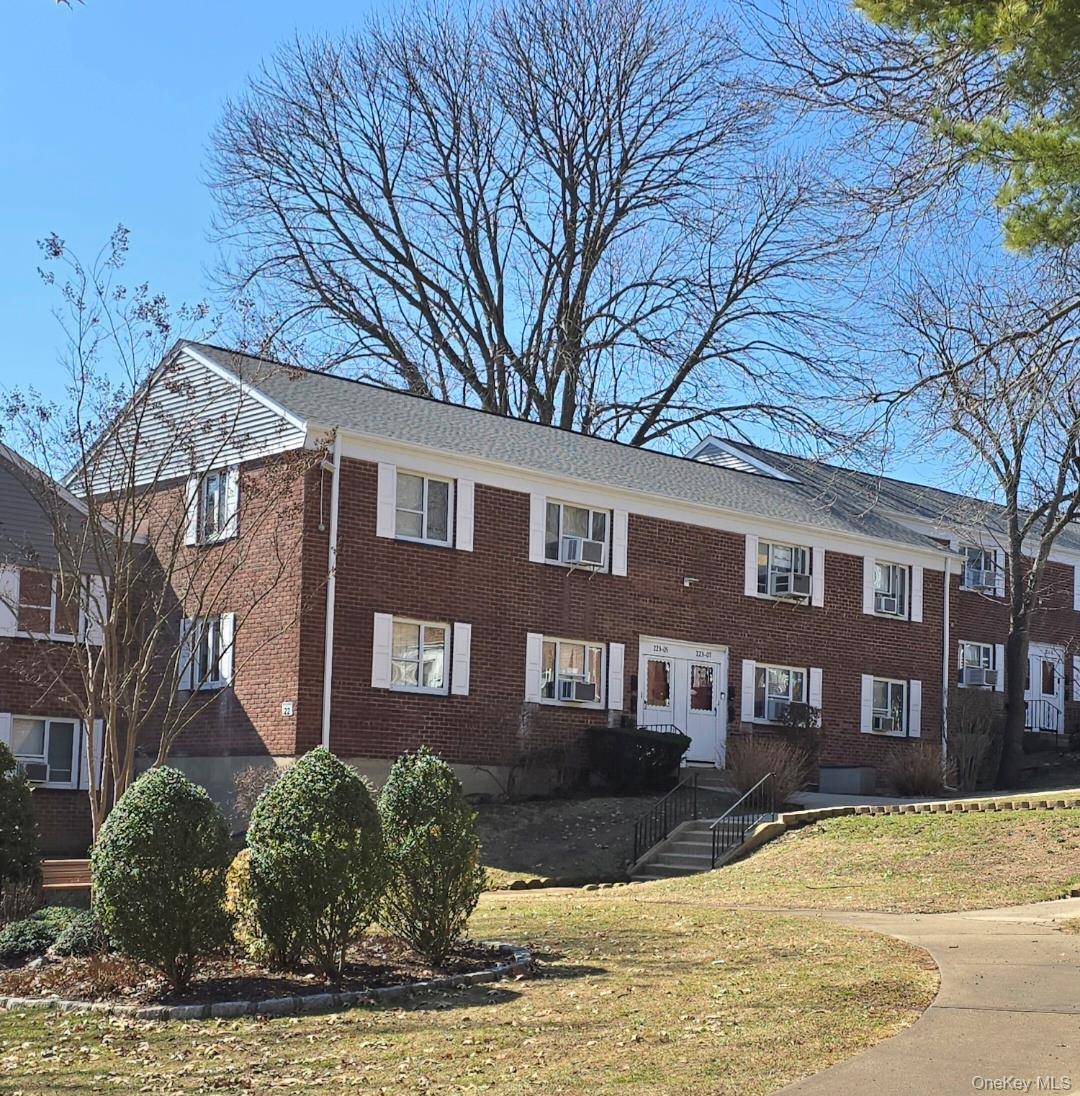 Apartamento com 2 Quartos à Venda em Queens Village - Nova Iorque - EUA - 1