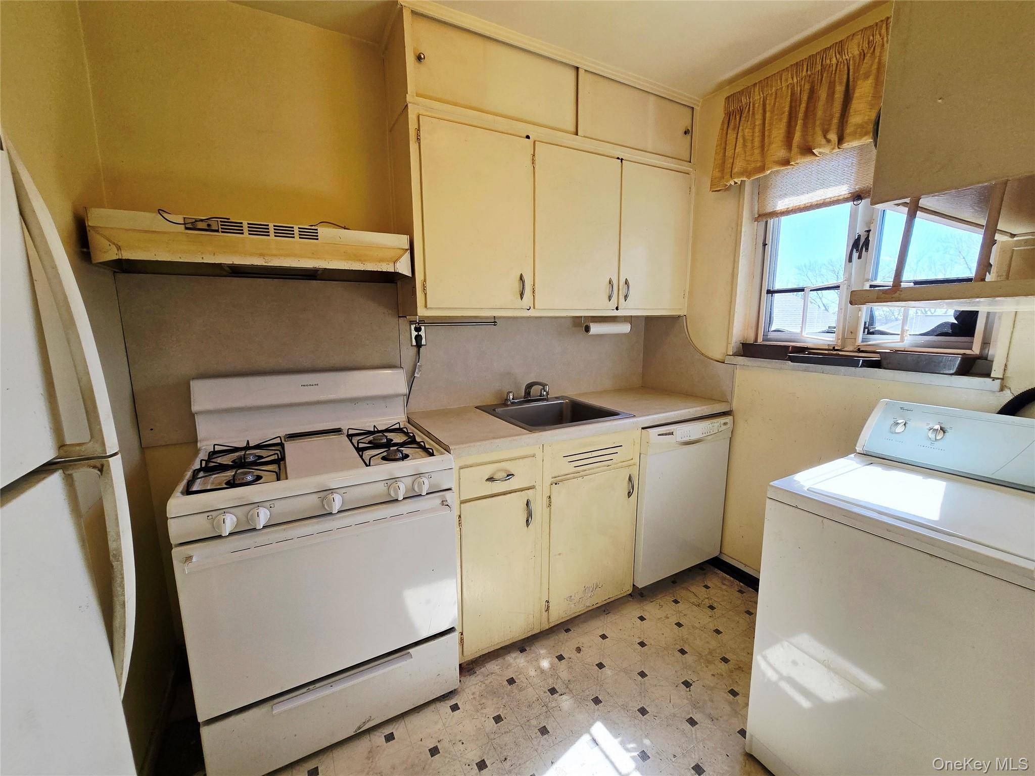 Apartamento com 2 Quartos à Venda em Queens Village - Nova Iorque - EUA - 3