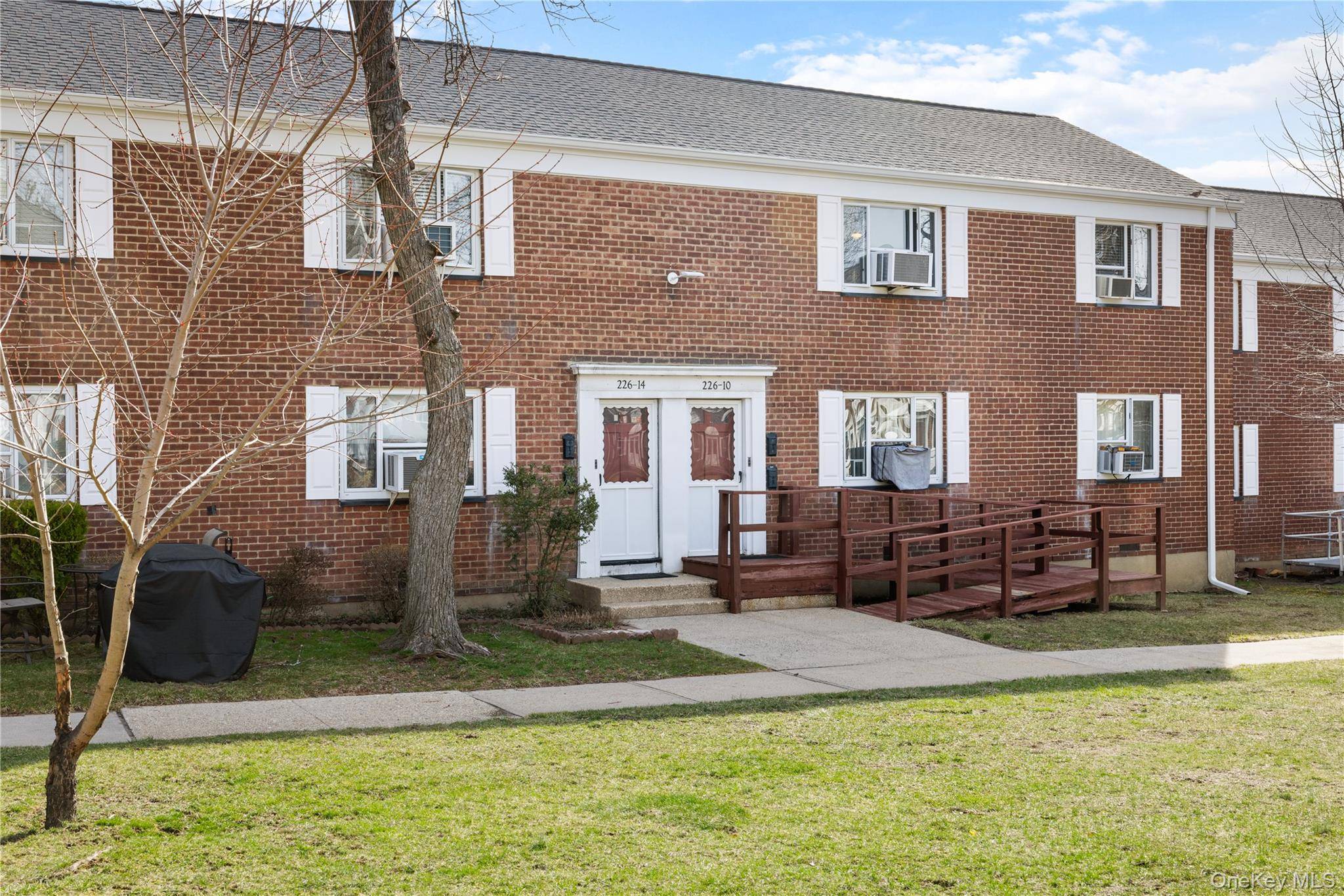 2 Bedroom Apartment for Sale in Queens Village - New York - USA - 2