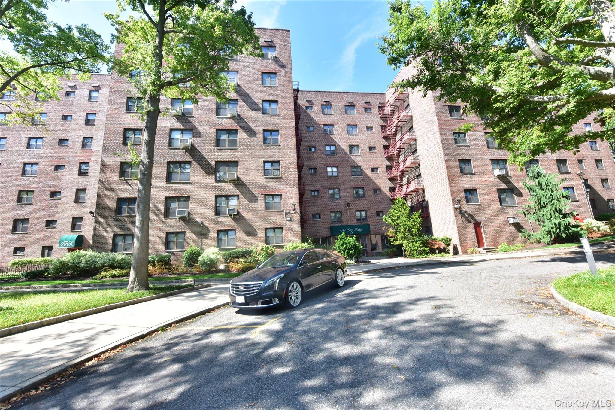 Apartamento com 2 Quartos à Venda em Queens Village - Nova Iorque - EUA - 1