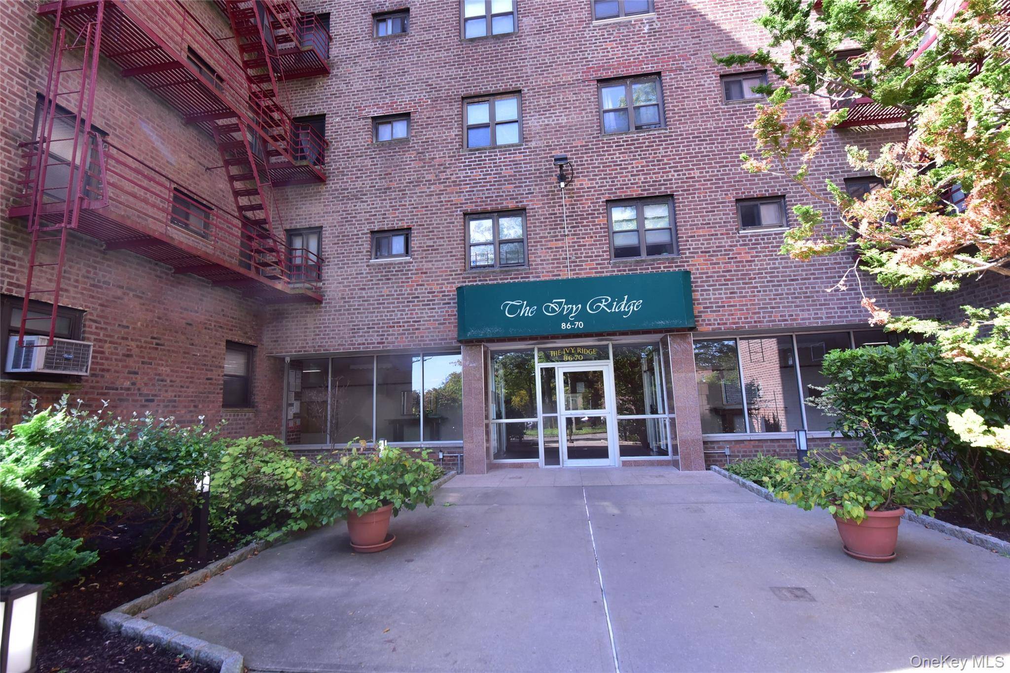 Apartamento com 2 Quartos à Venda em Queens Village - Nova Iorque - EUA - 2