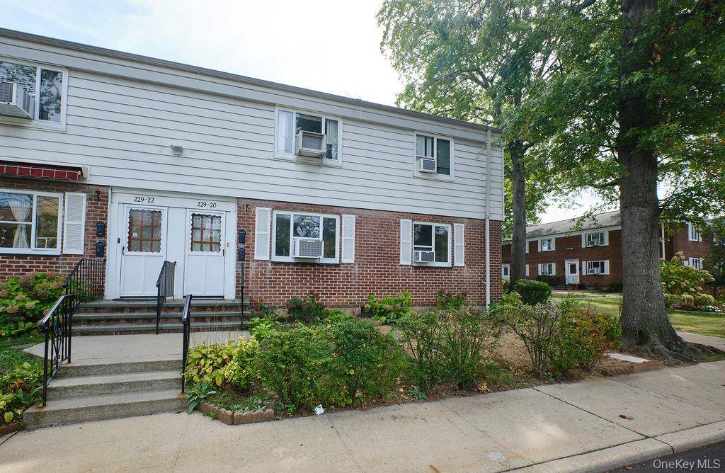 Apartamento com 2 Quartos à Venda em Queens Village - Nova Iorque - EUA - 1