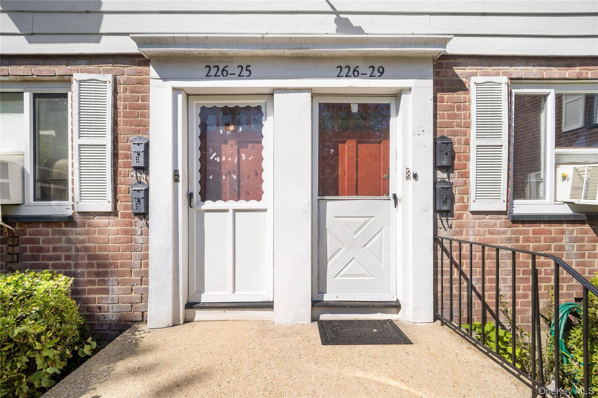 Apartamento com 2 Quartos à Venda em Queens Village - Nova Iorque - EUA - 1