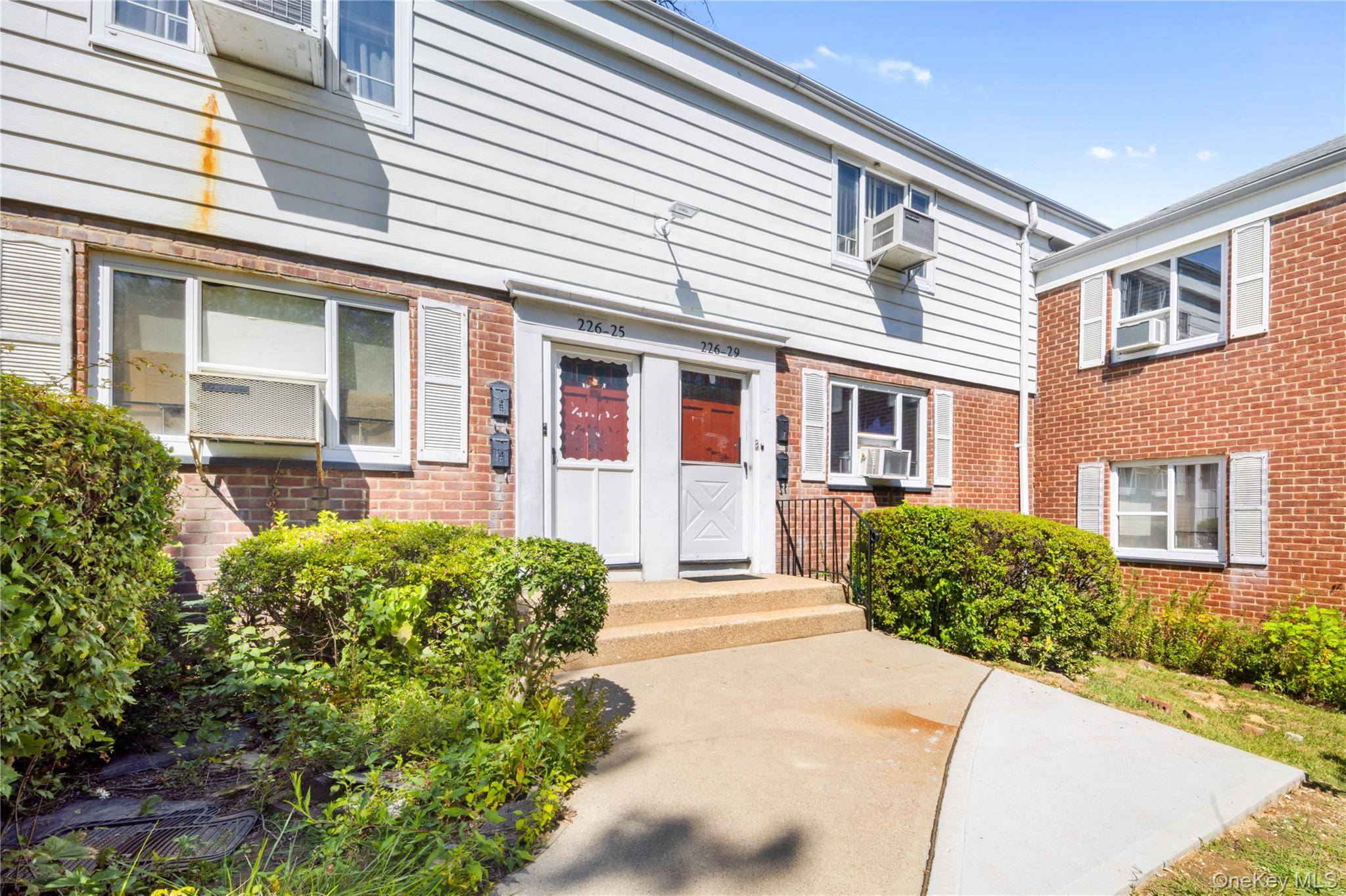 Apartamento com 2 Quartos à Venda em Queens Village - Nova Iorque - EUA - 2