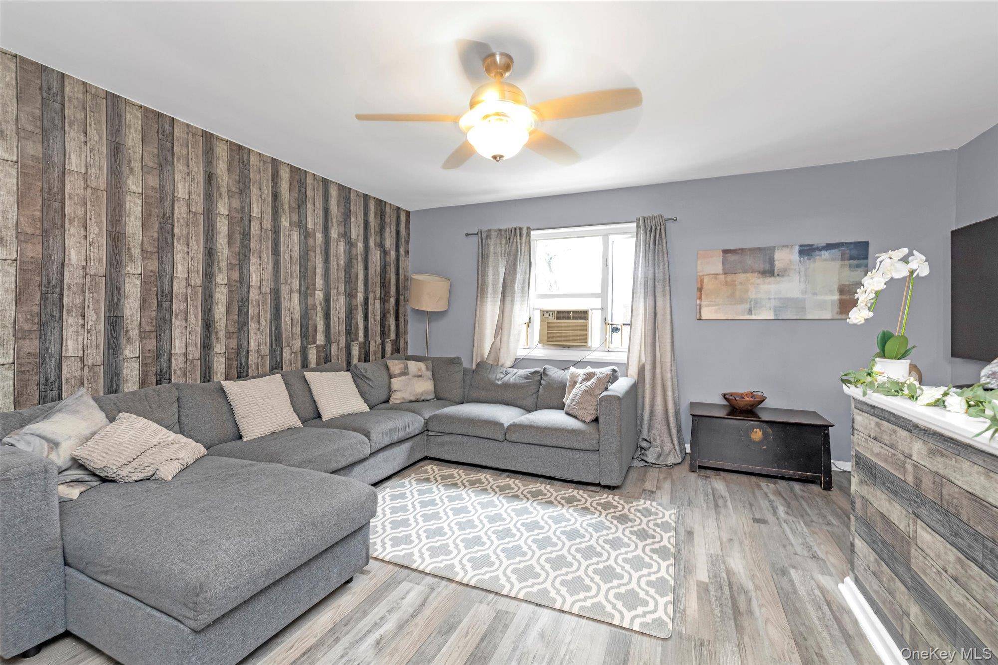 Apartamento com 2 Quartos à Venda em Queens Village - Nova Iorque - EUA - 3