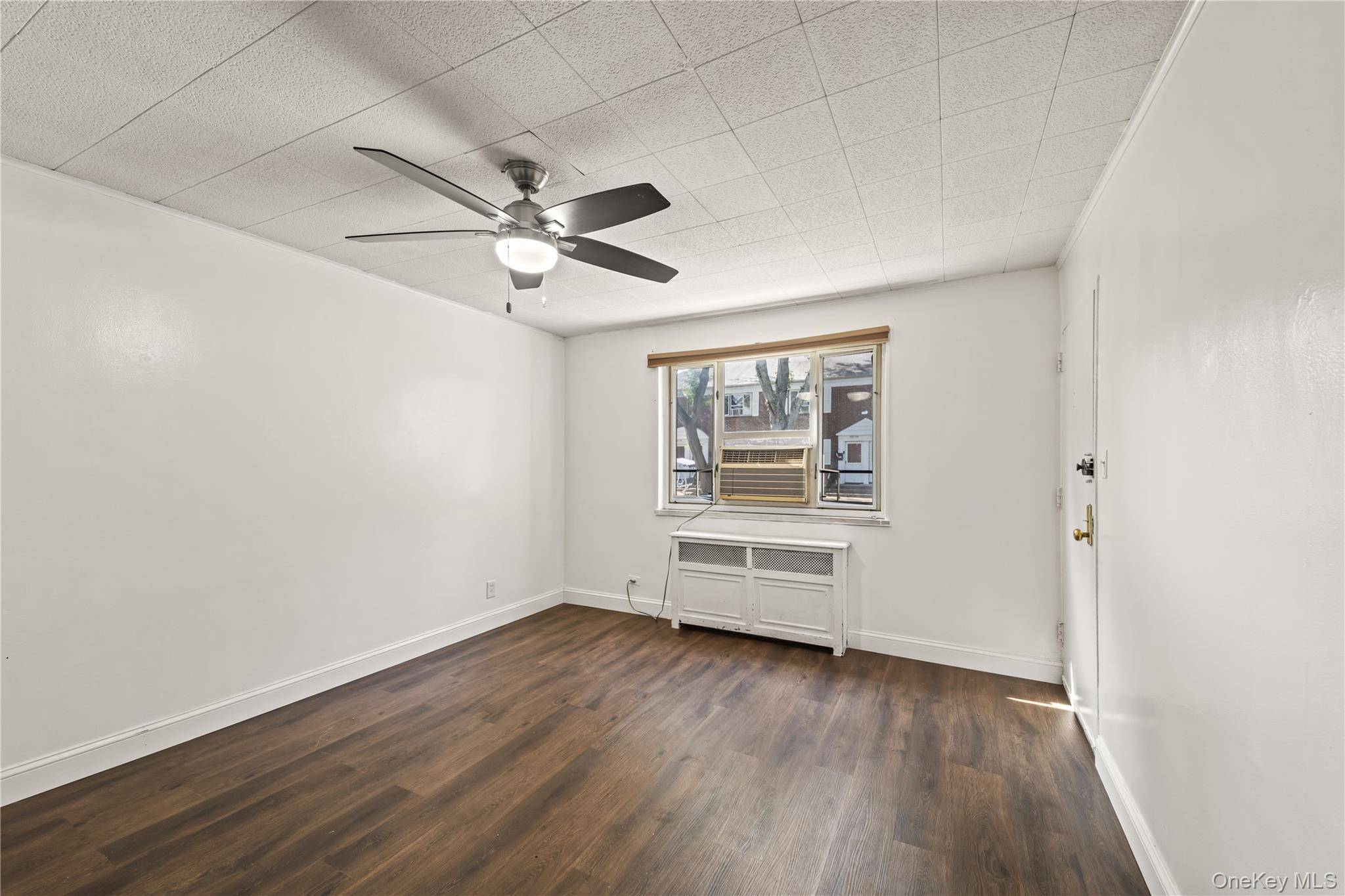 Apartamento com 2 Quartos à Venda em Queens Village - Nova Iorque - EUA - 2
