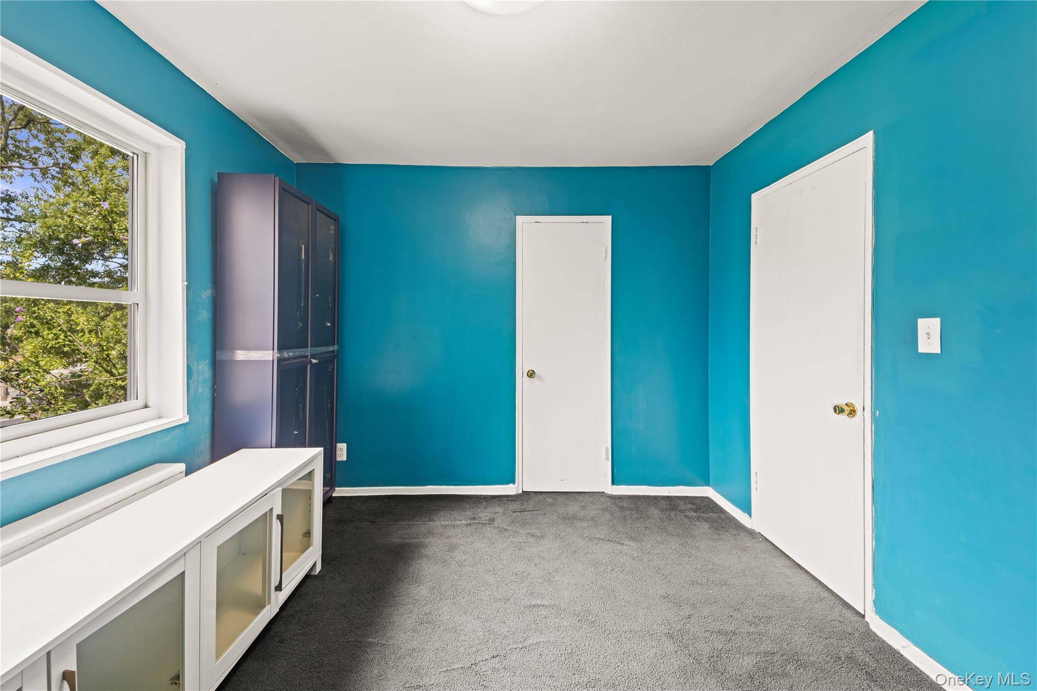 2 Bedroom Apartment for Sale in Queens Village - New York - USA - 2