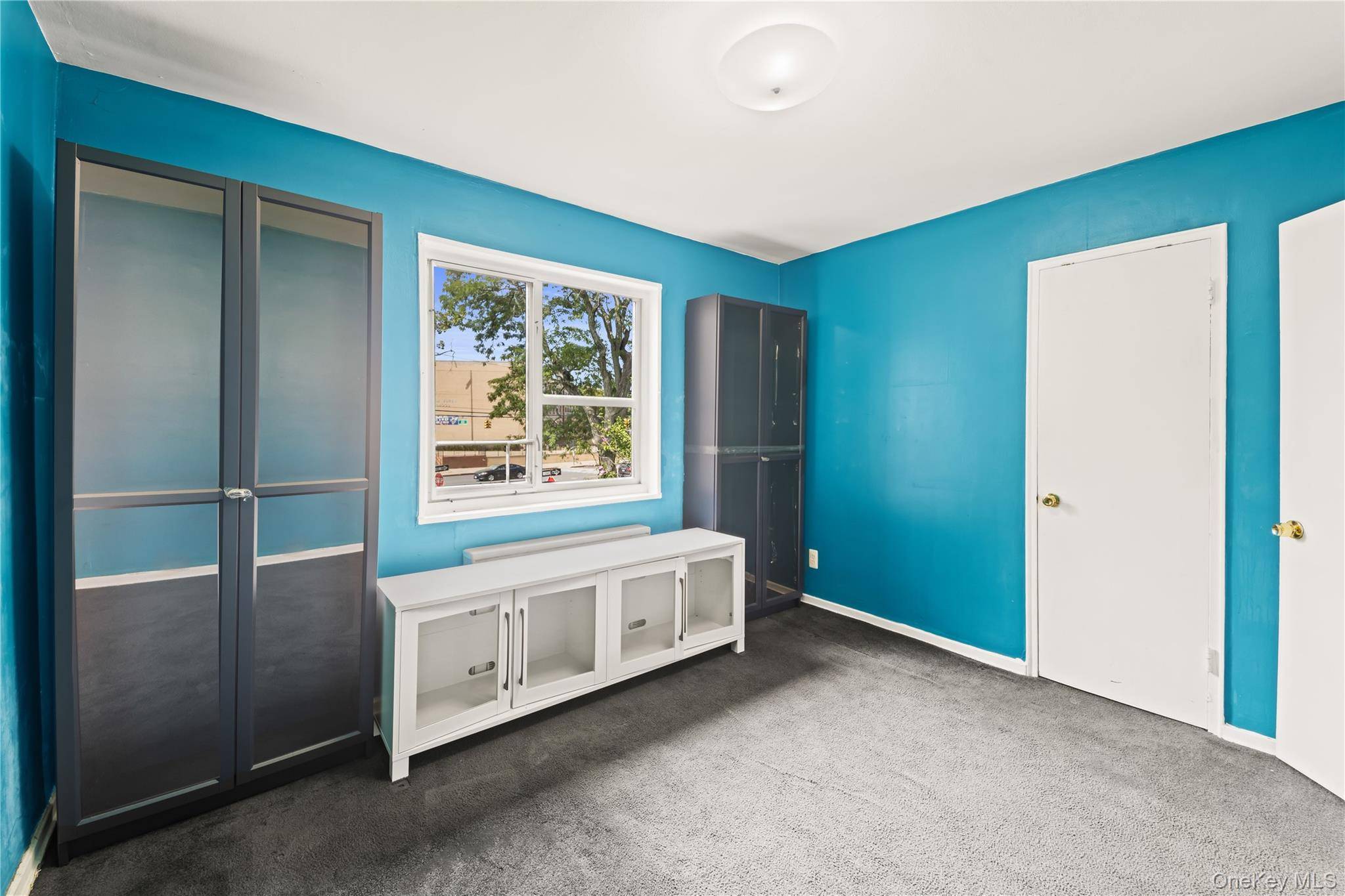 2 Bedroom Apartment for Sale in Queens Village - New York - USA - 3