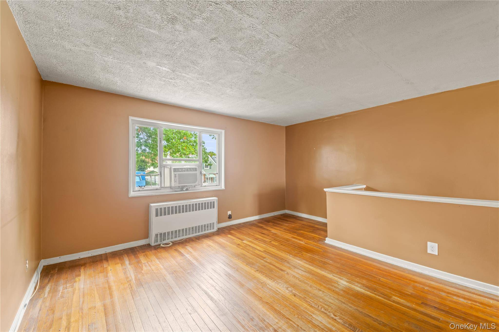 2 Bedroom Apartment for Sale in Queens Village - New York - USA - 5