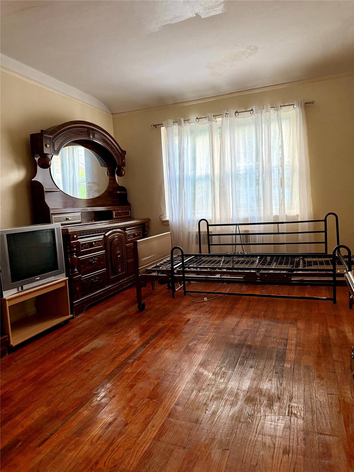 2 Bedroom Apartment for Sale in Queens Village - New York - USA - 5