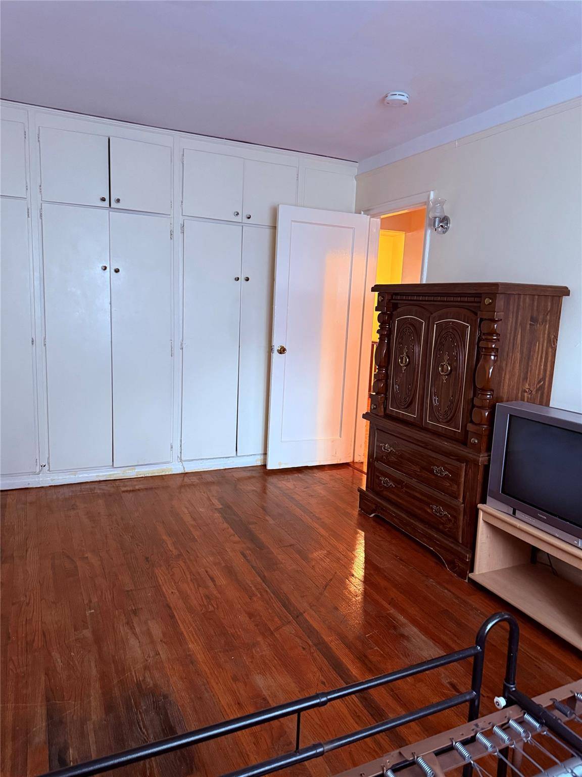 2 Bedroom Apartment for Sale in Queens Village - New York - USA - 6