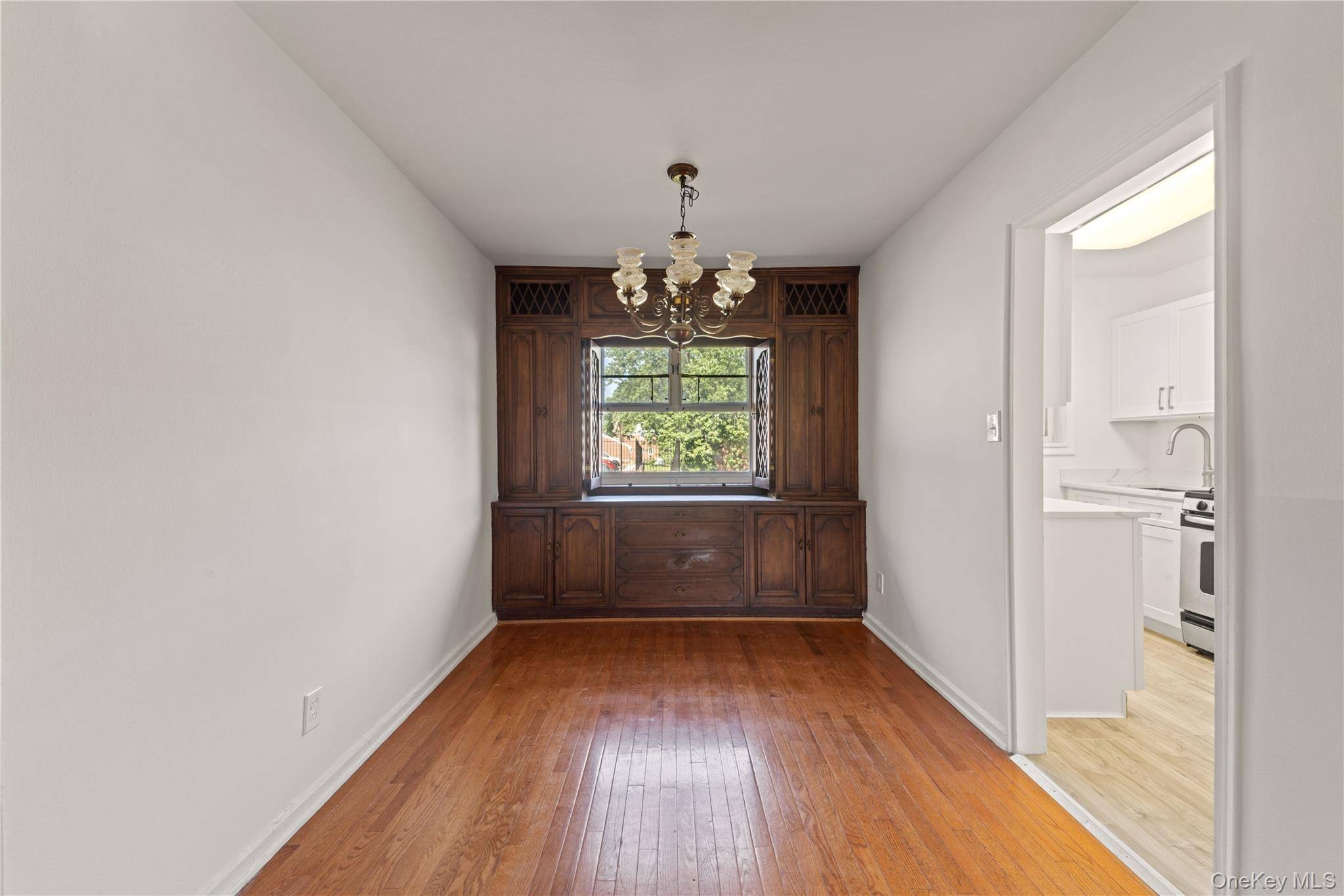 2 Bedroom Apartment for Sale in Queens Village - New York - USA - 5