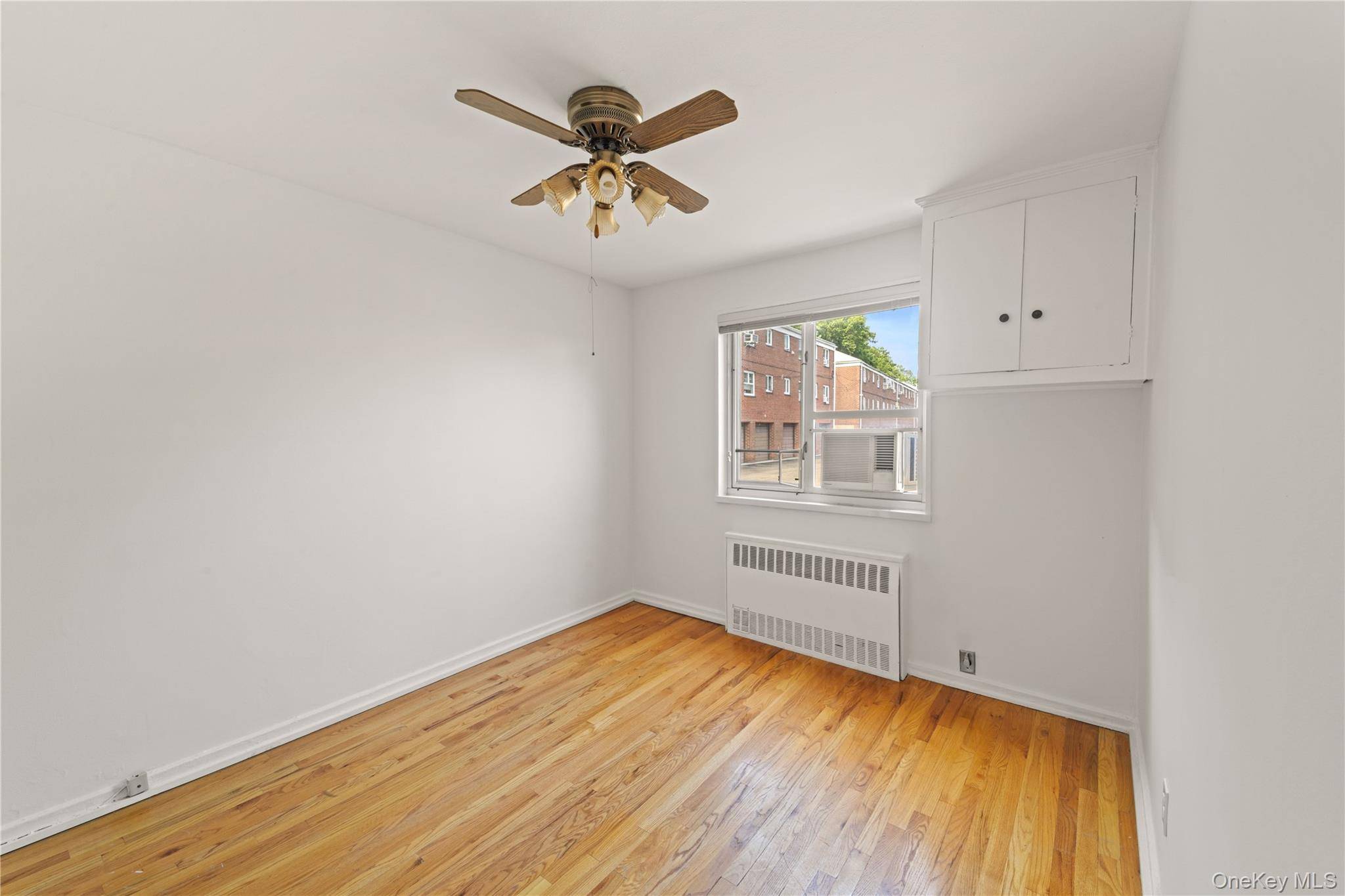 2 Bedroom Apartment for Sale in Queens Village - New York - USA - 8