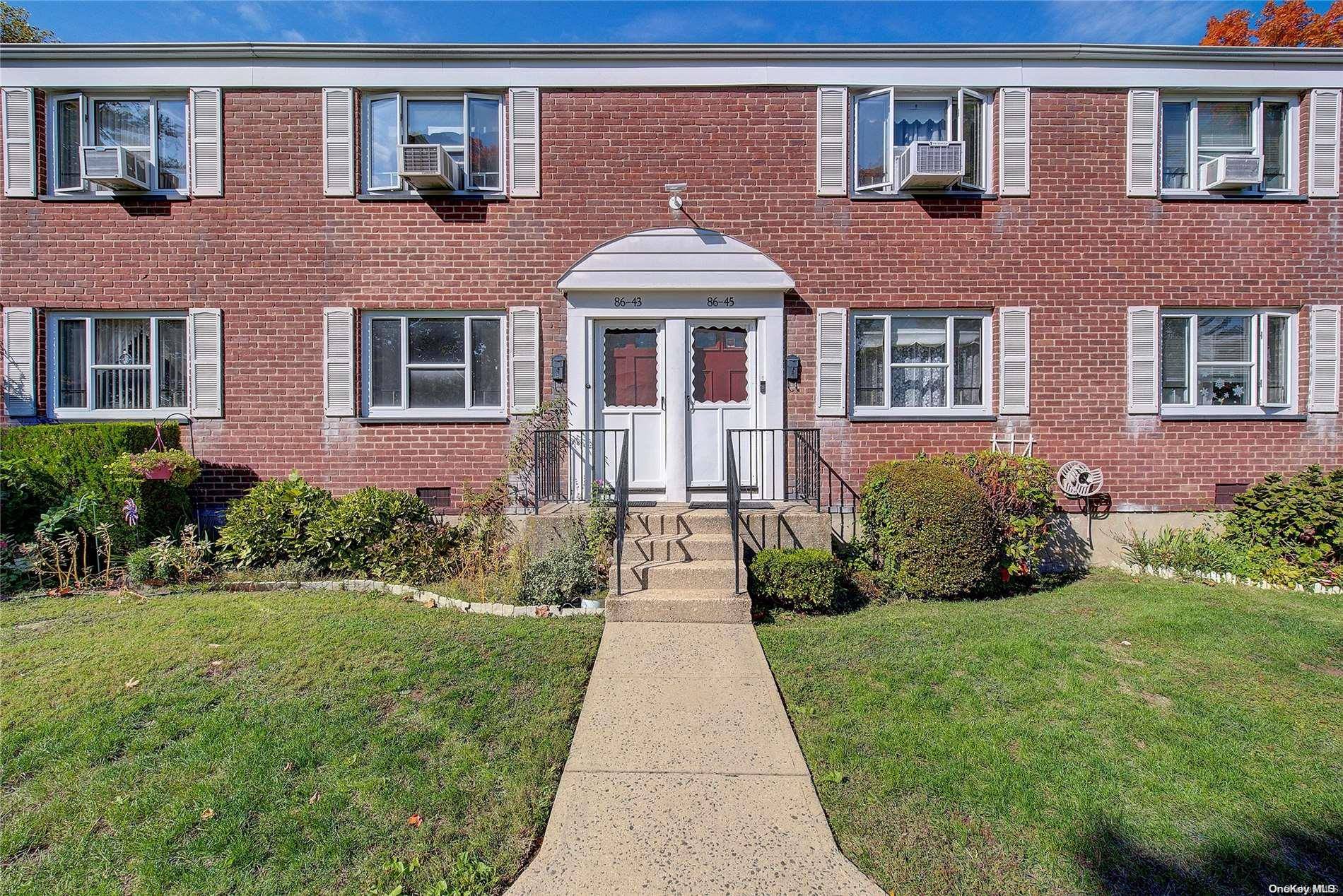 Apartamento com 2 Quartos à Venda em Queens Village - Nova Iorque - EUA - 2