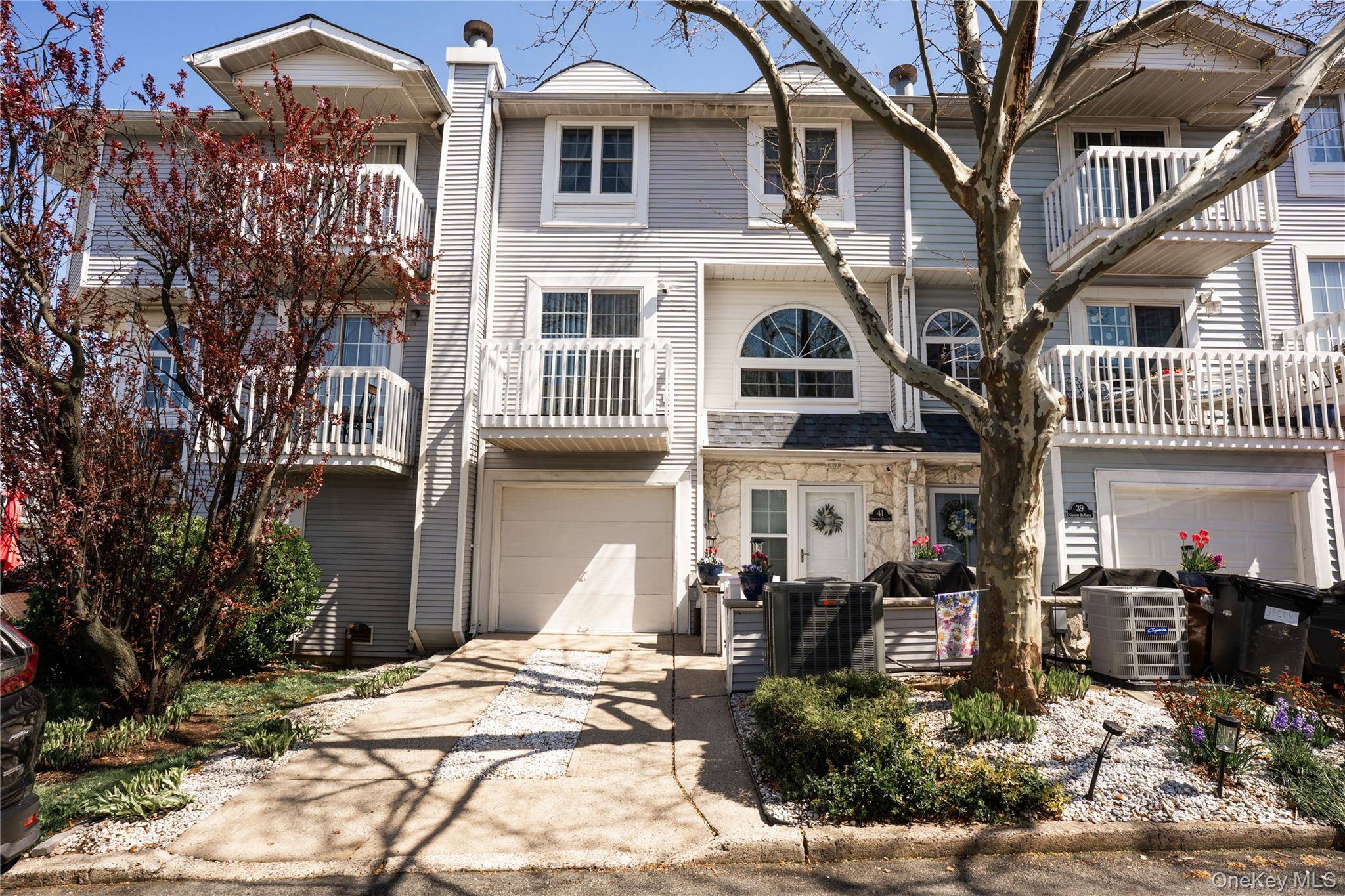Apartamento com 2 Quartos à Venda em Staten Island - Nova Iorque - EUA - 1