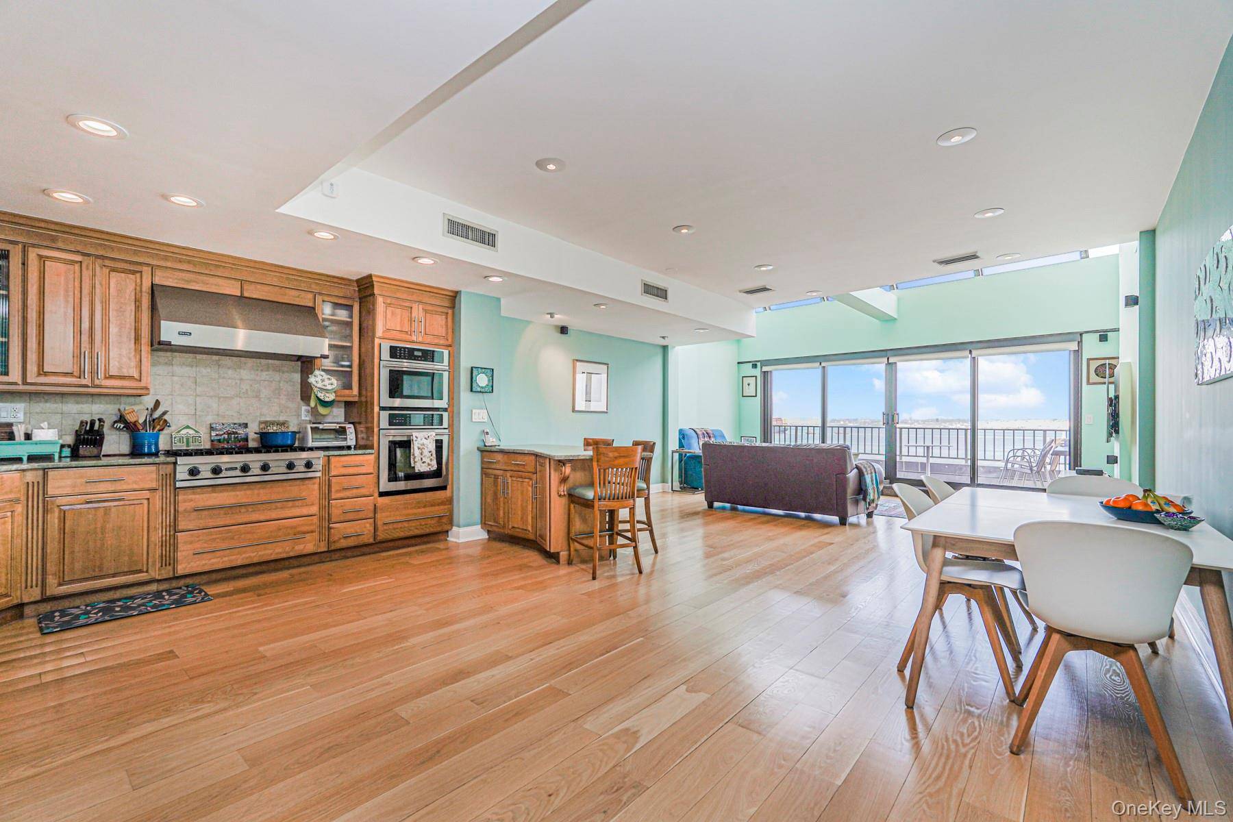 Apartamento com 2 Quartos à Venda em Staten Island - Nova Iorque - EUA - 1