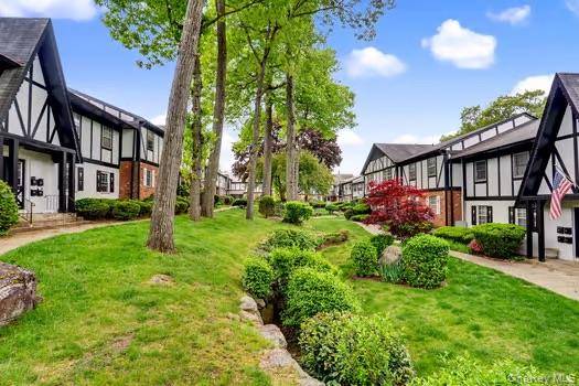Apartamento com 2 Quartos à Venda em Suffern - Nova Iorque - EUA - 1