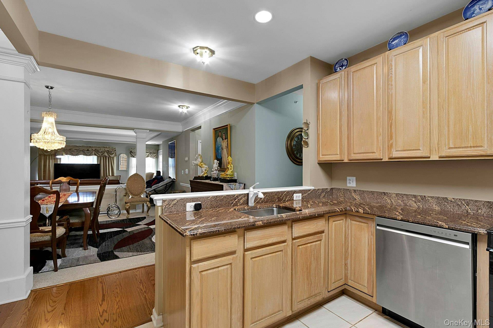 2 Bedroom Apartment for Sale in Suffern - New York - USA - 8
