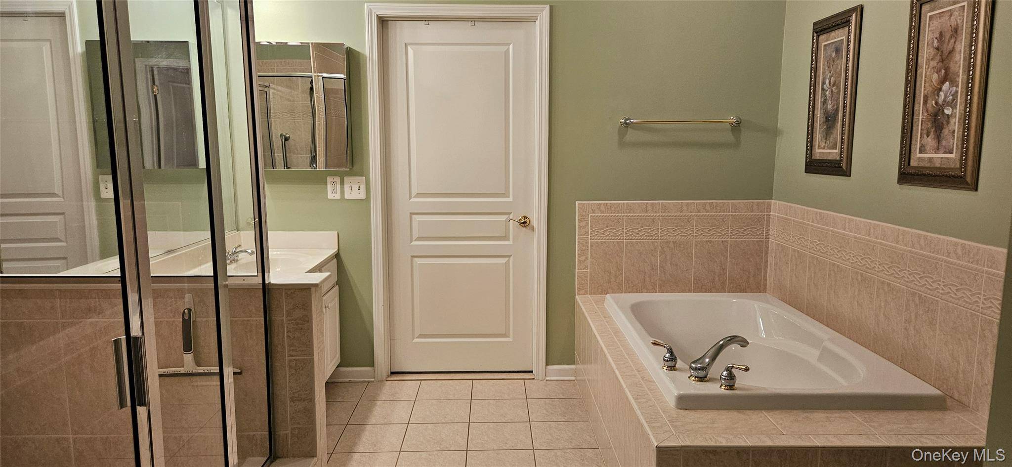 2 Bedroom Apartment for Sale in Suffern - New York - USA - 8