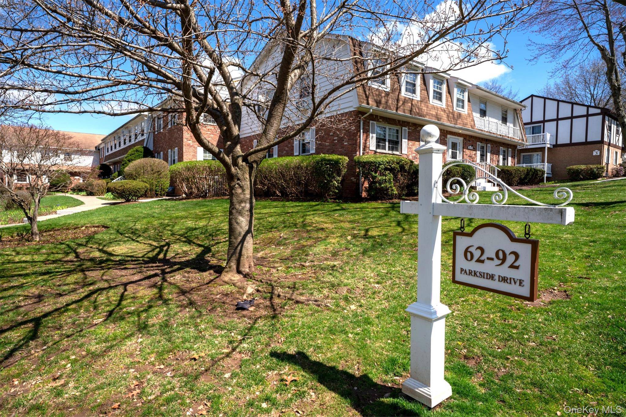 Apartamento com 2 Quartos à Venda em Suffern - Nova Iorque - EUA - 1