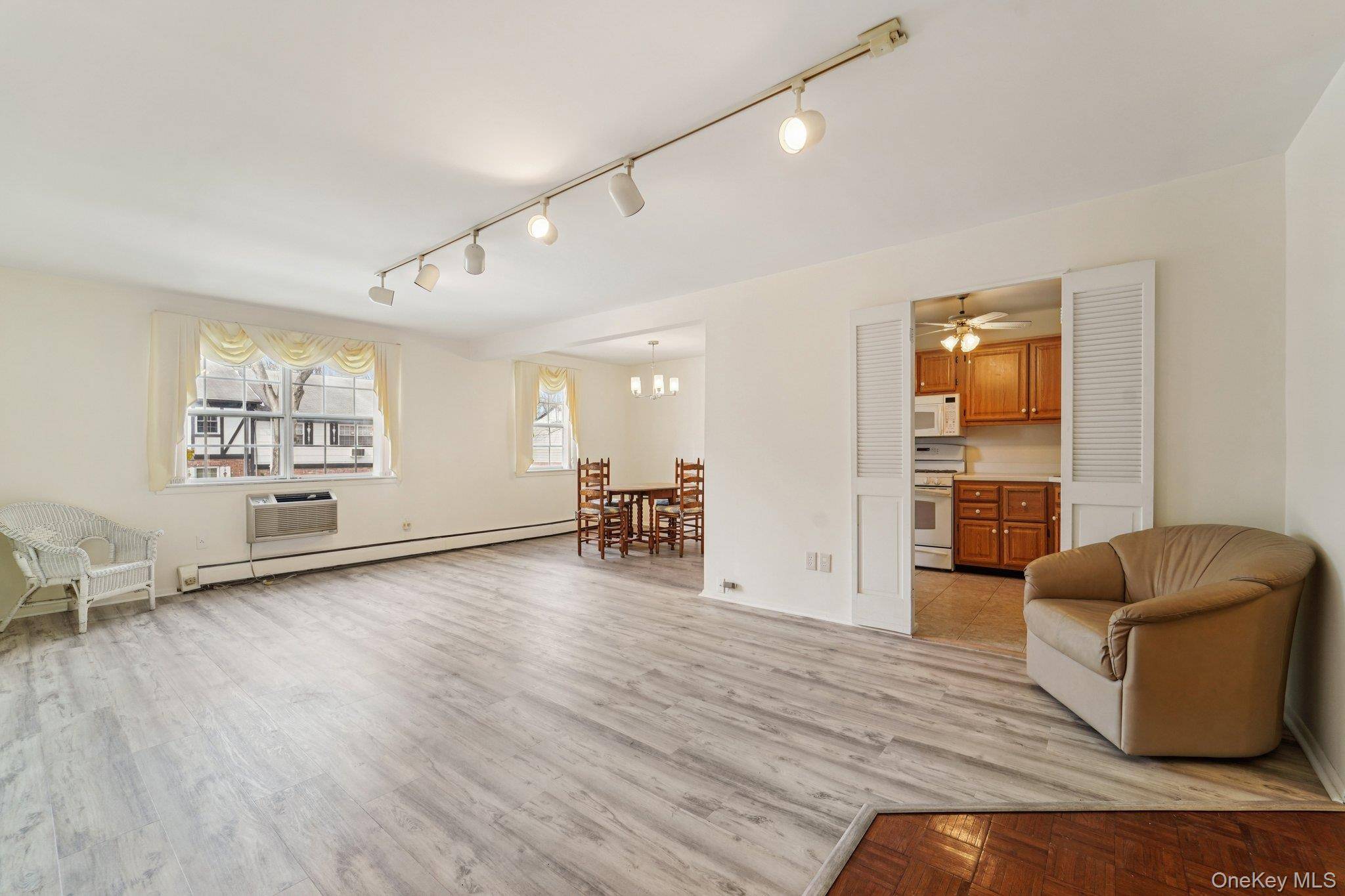 Apartamento com 2 Quartos à Venda em Suffern - Nova Iorque - EUA - 4