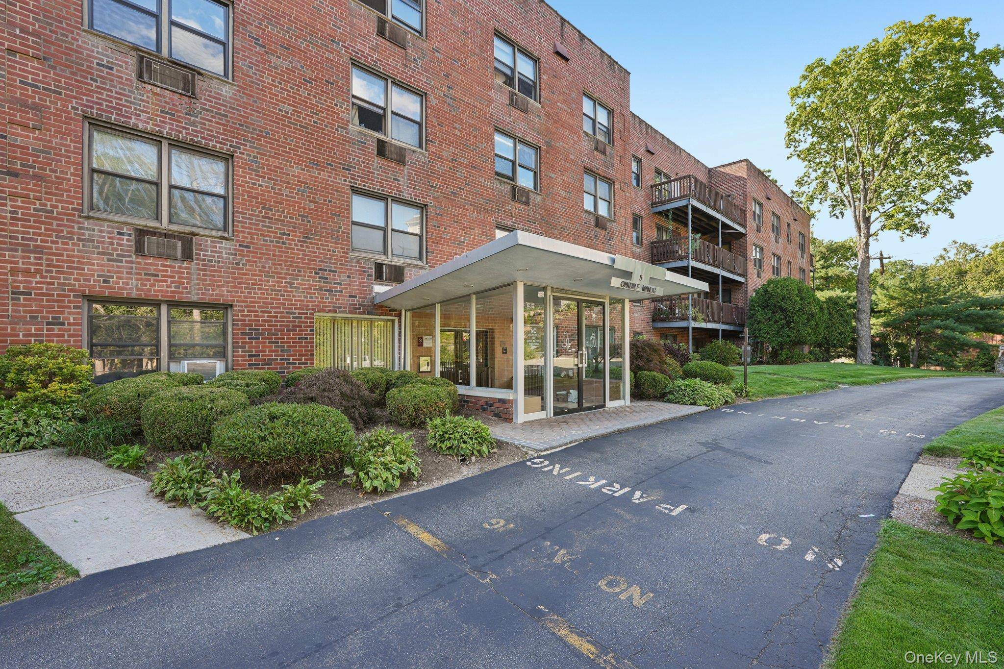 Apartamento com 2 Quartos à Venda em Suffern - Nova Iorque - EUA - 1