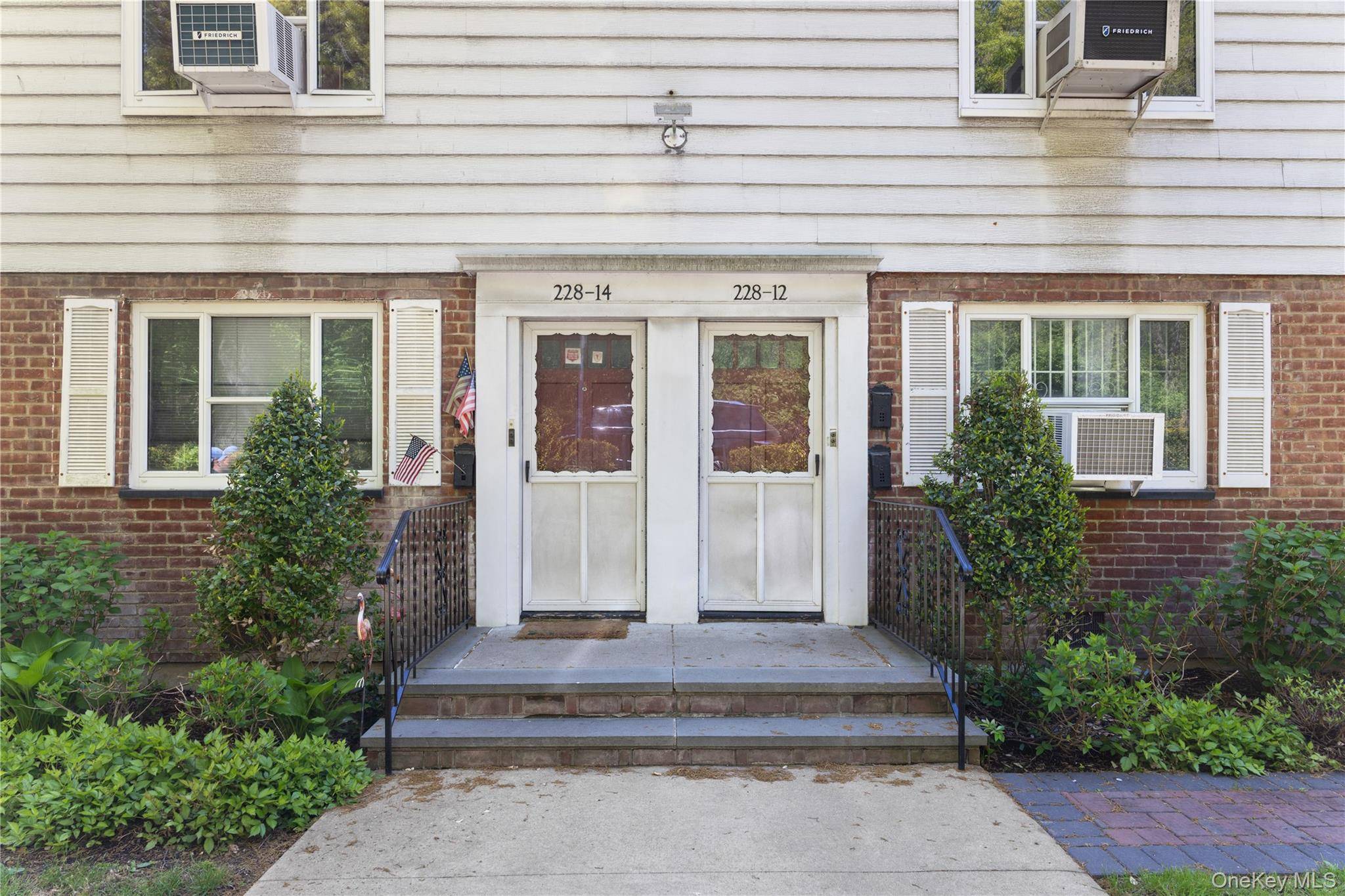 Apartamento com 3 Quartos à Venda em Queens Village - Nova Iorque - EUA - 2