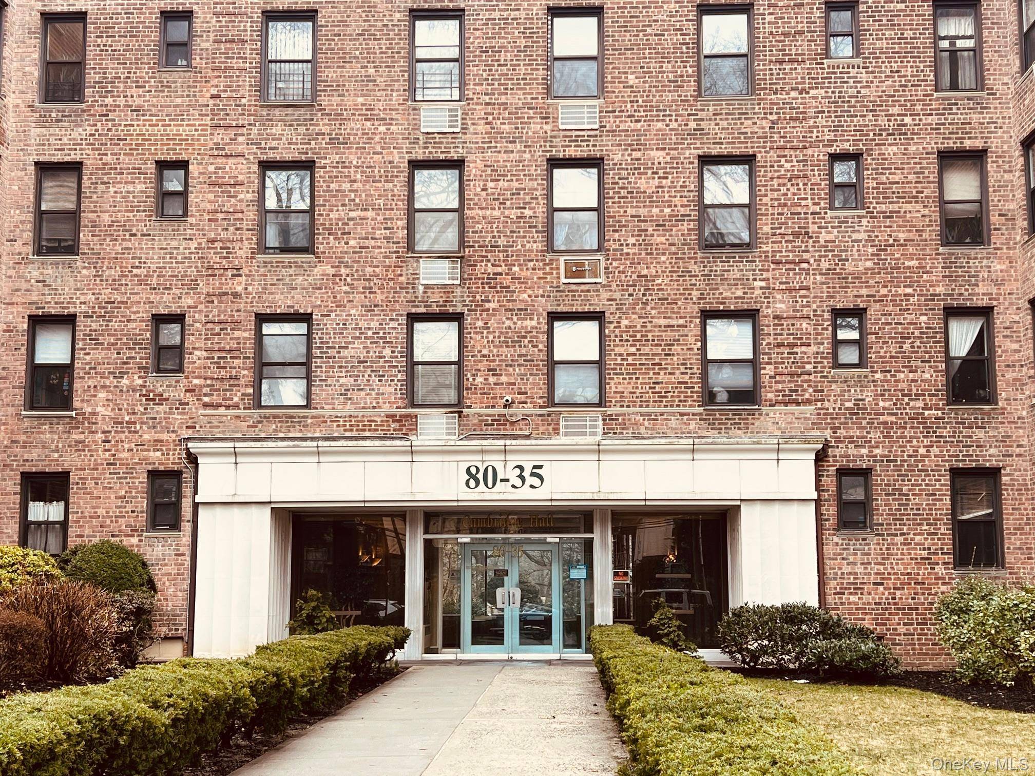 3 Bedroom Apartment for Sale in Queens Village - New York - USA - 1