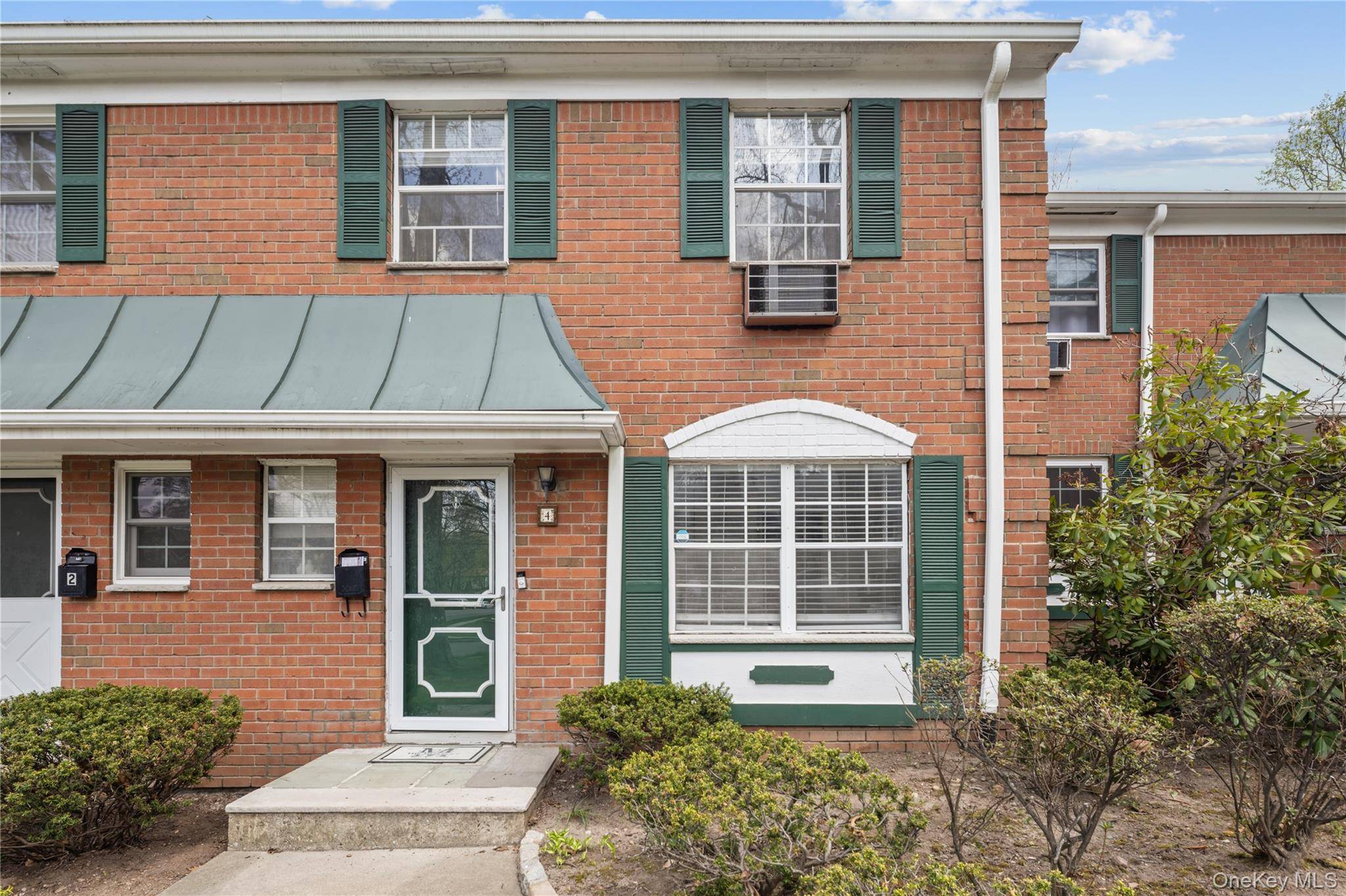 3 Bedroom Apartment for Sale in Suffern - New York - USA - 1