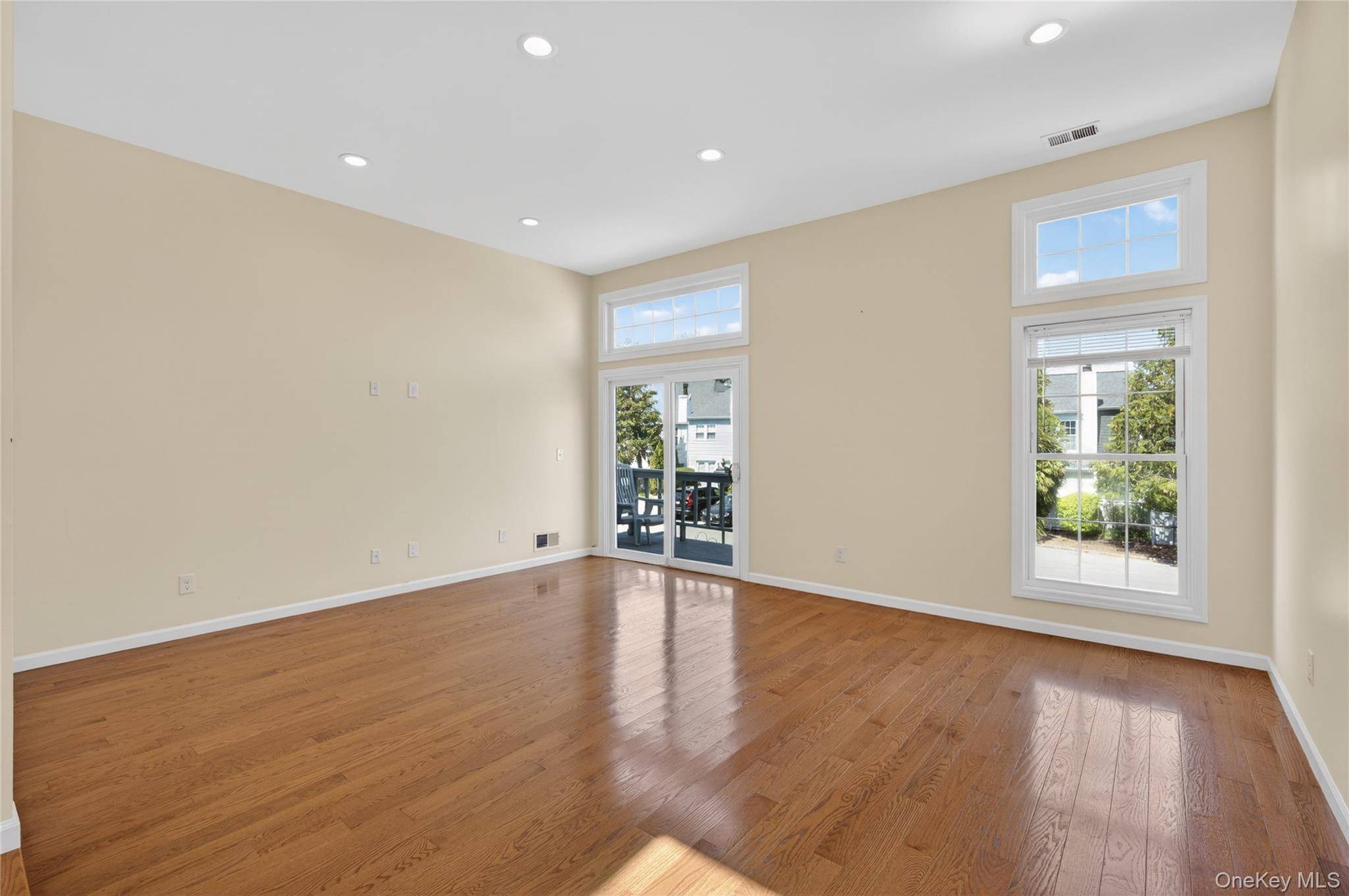 Apartamento com 3 Quartos à Venda em Syosset - Nova Iorque - EUA - 4