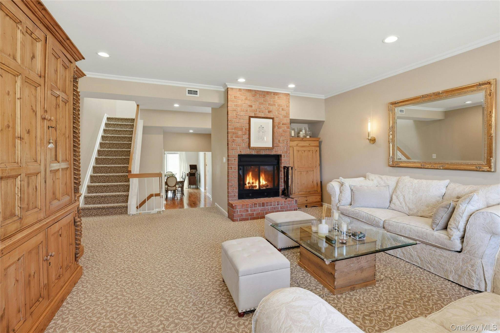3 Bedroom Apartment for Sale in Syosset - New York - USA - 4