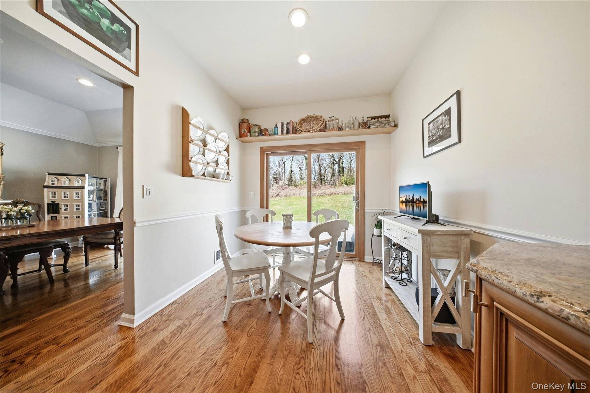 3 Bedroom Apartment for Sale in Syosset - New York - USA - 7