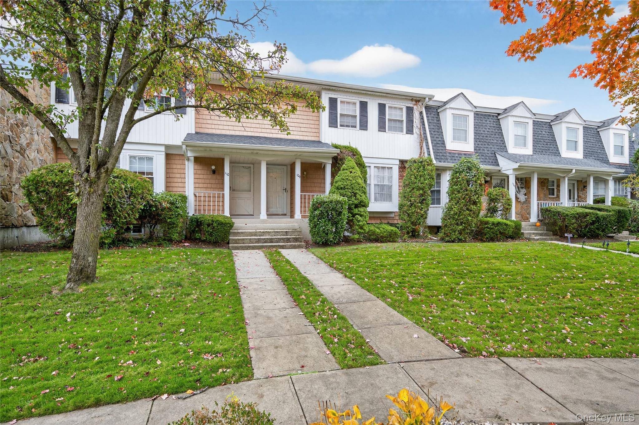 3 Bedroom Apartment for Sale in Syosset - New York - USA - 1