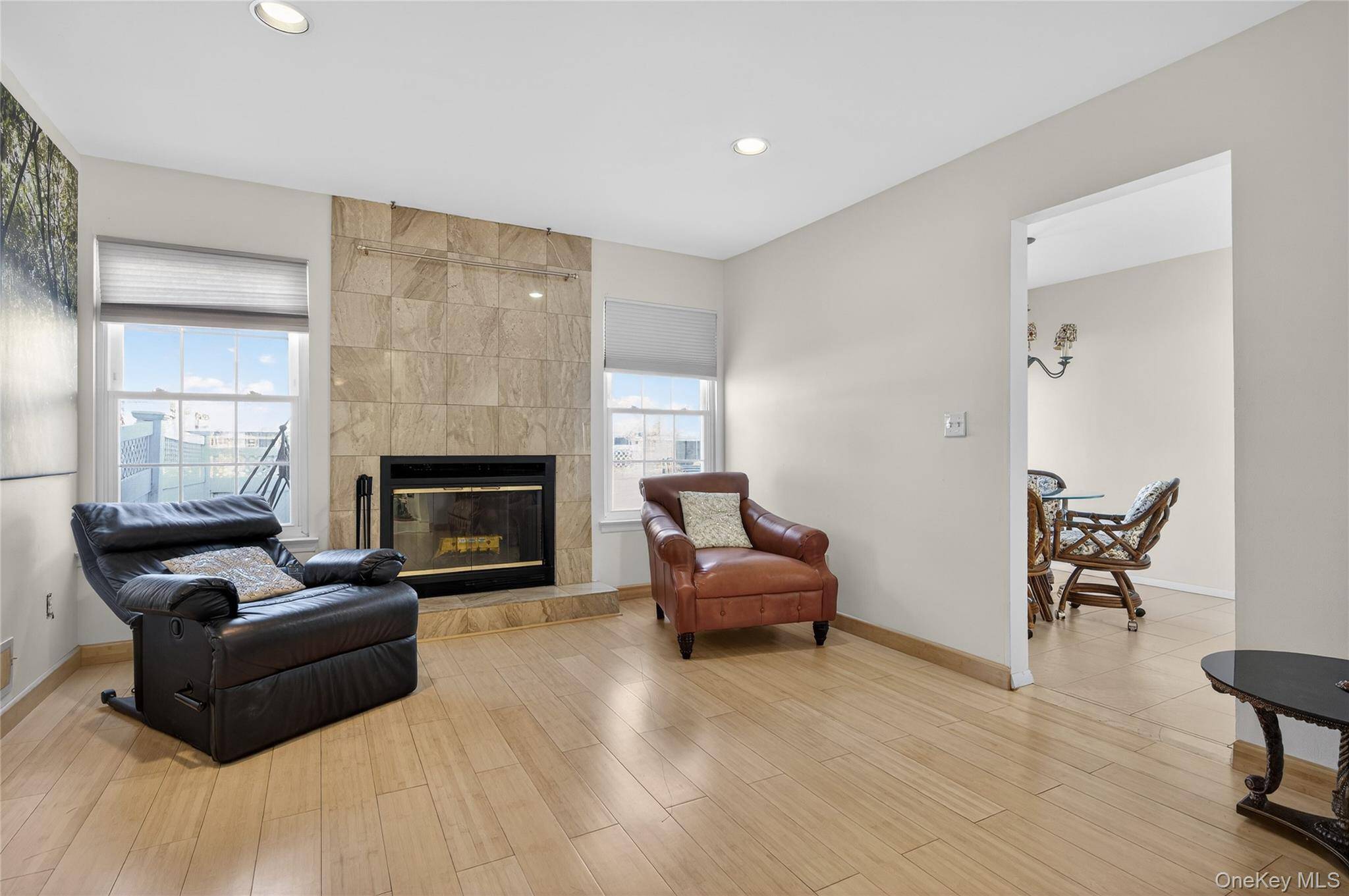 3 Bedroom Apartment for Sale in Syosset - New York - USA - 4