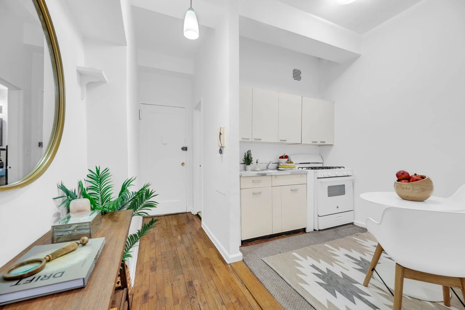 Apartamento de 1 Dormitorio en Venta en 180 Thompson Street – Manhattan – New York – NY - 1