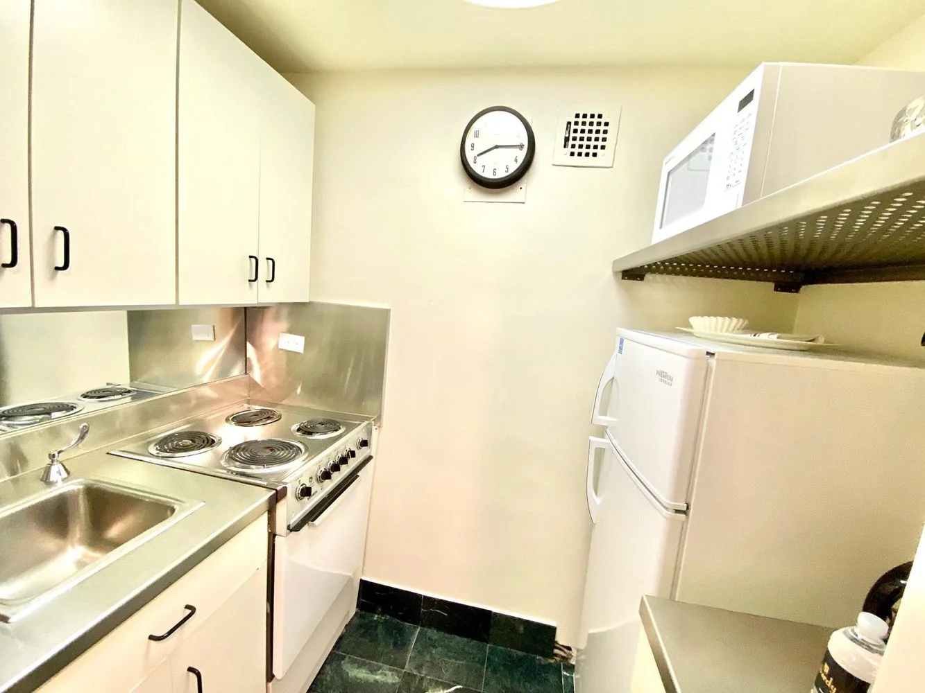 1 Bedroom Apartment for Sale in Manhattan – New York, NY - 8